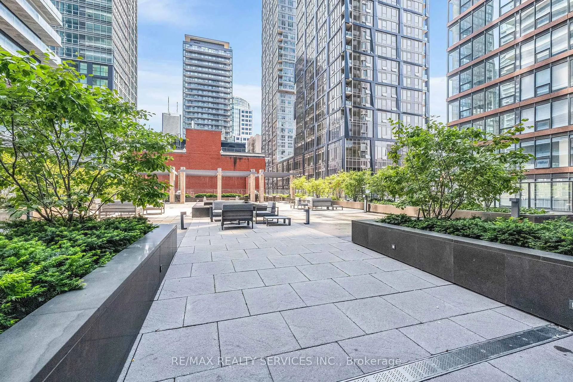 Photo 2 of Unit 915, 115 Blue Jays Way, Toronto, Waterfront Communities — HOMEH