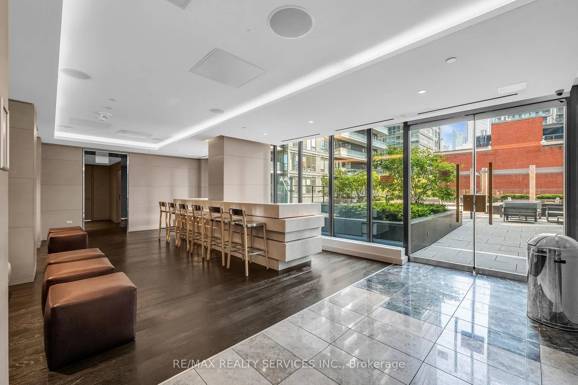 Photo 5 of Unit 915, 115 Blue Jays Way, Toronto, Waterfront Communities — HOMEH