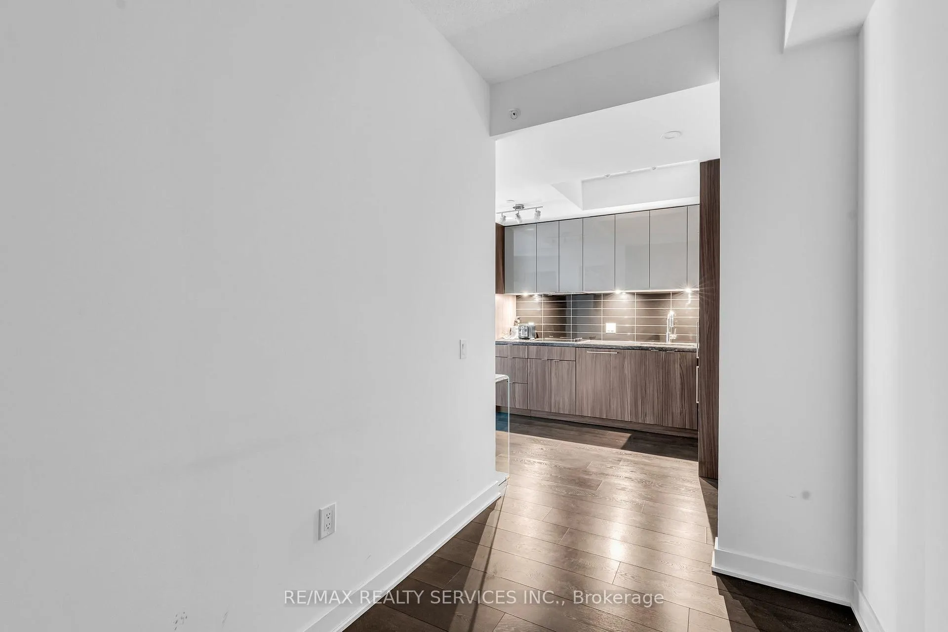 Photo 16 of Unit 915, 115 Blue Jays Way, Toronto, Waterfront Communities — HOMEH