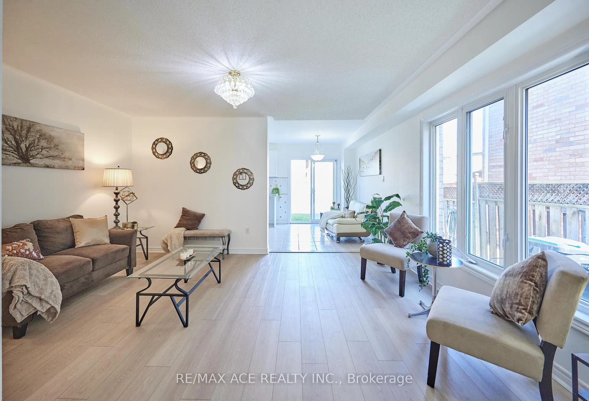Photo 7 of 7130 Para Place, Mississauga, Meadowvale Village — HOMEH