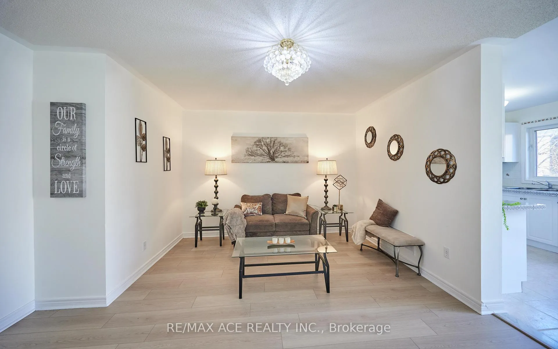 Photo 9 of 7130 Para Place, Mississauga, Meadowvale Village — HOMEH