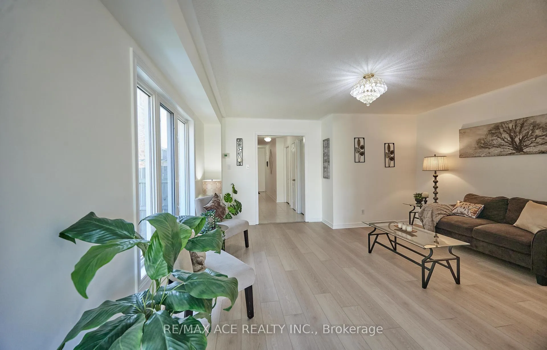 Photo 10 of 7130 Para Place, Mississauga, Meadowvale Village — HOMEH