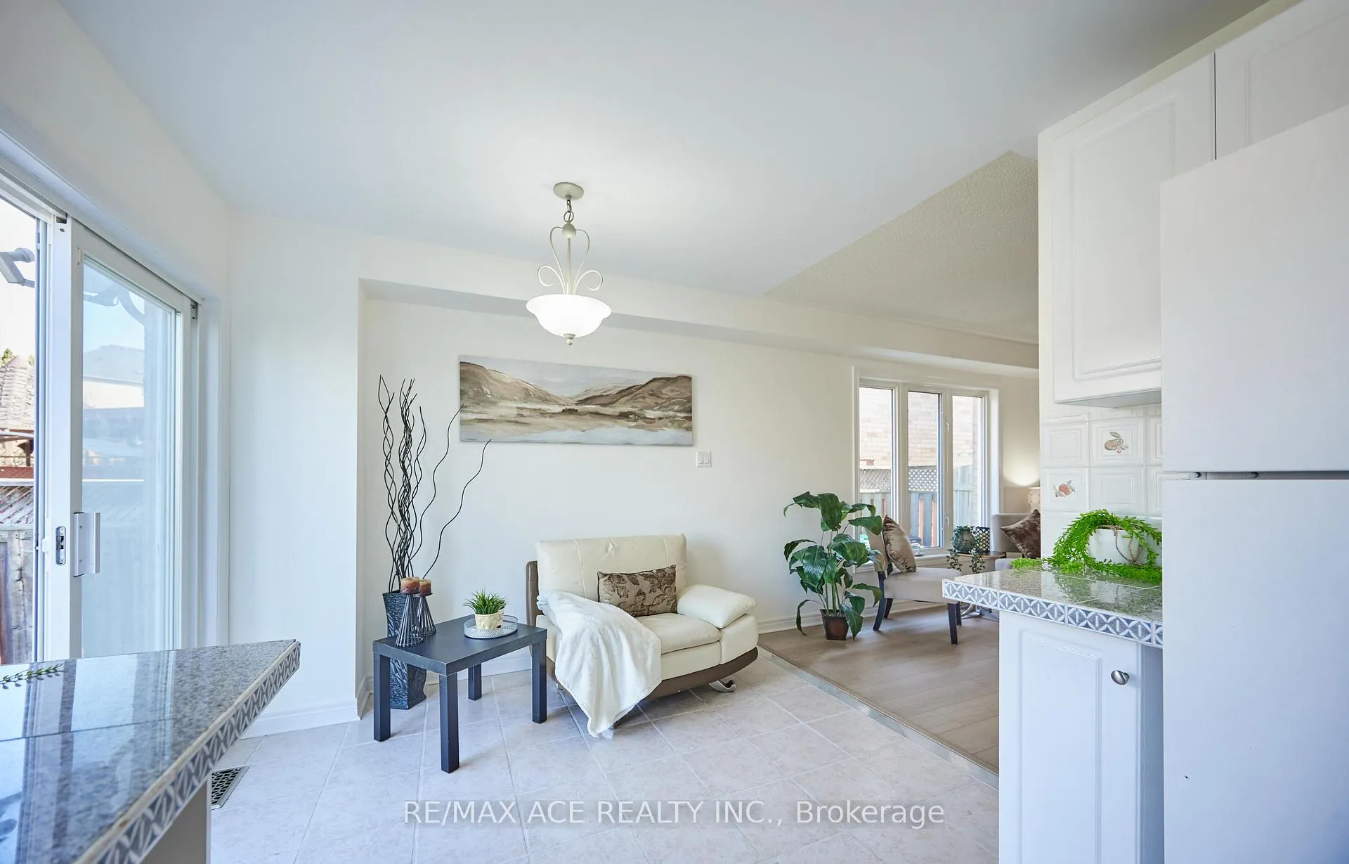 Photo 14 of 7130 Para Place, Mississauga, Meadowvale Village — HOMEH