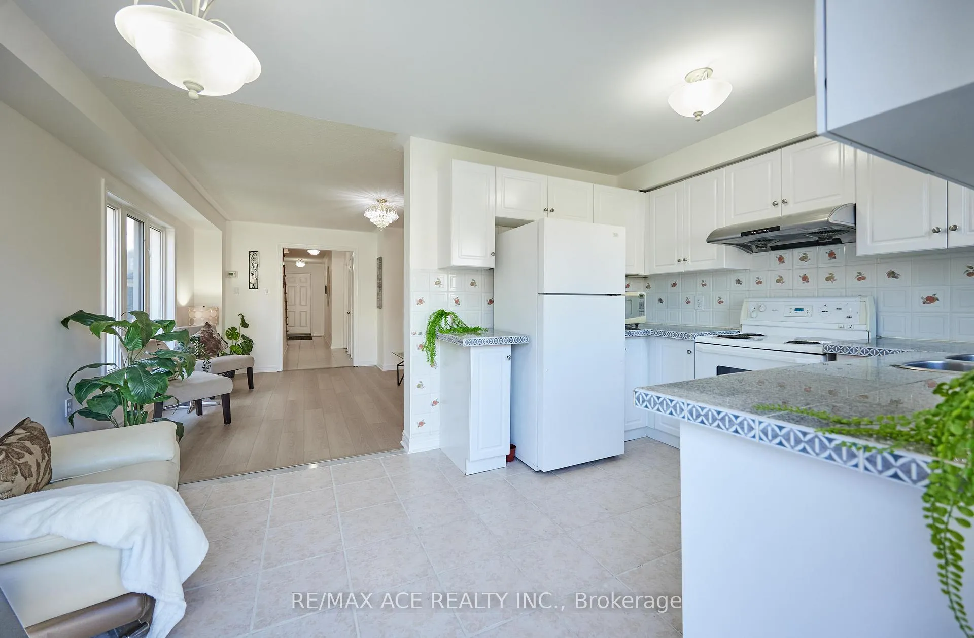 Photo 15 of 7130 Para Place, Mississauga, Meadowvale Village — HOMEH