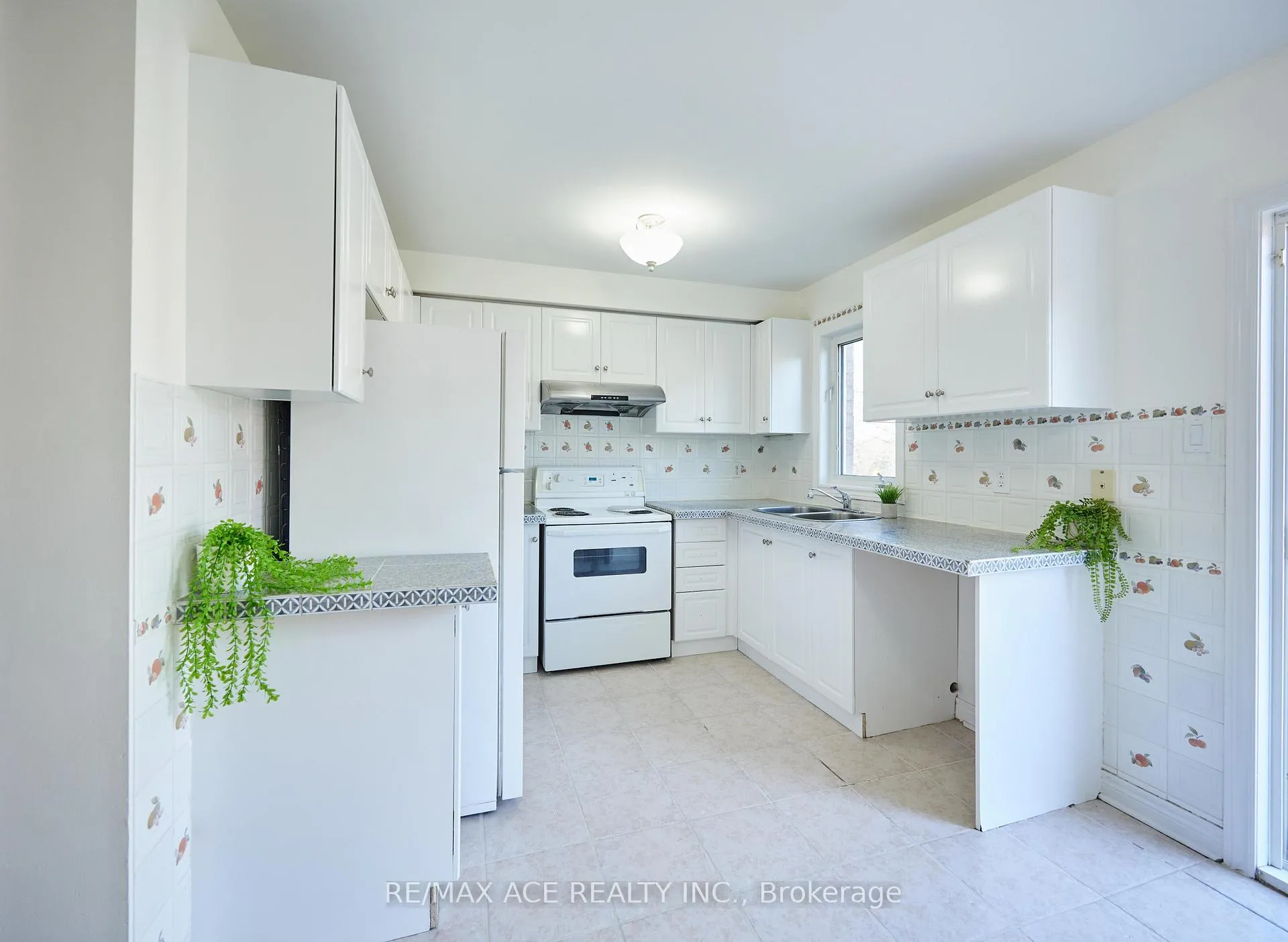 Photo 16 of 7130 Para Place, Mississauga, Meadowvale Village — HOMEH