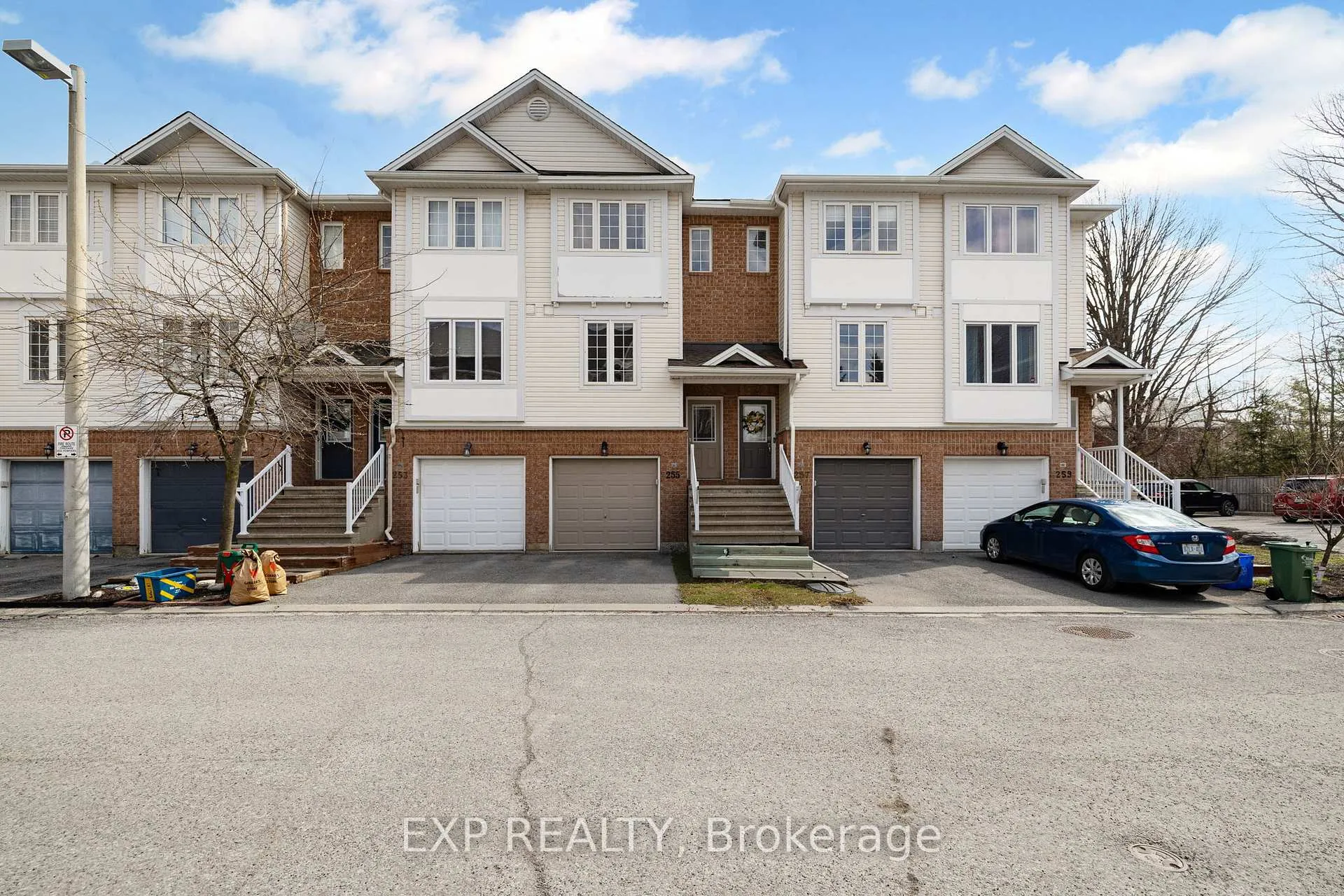 Photo 1 of 255 Gershwin Private, Ottawa, Westcliffe Estates — HOMEH
