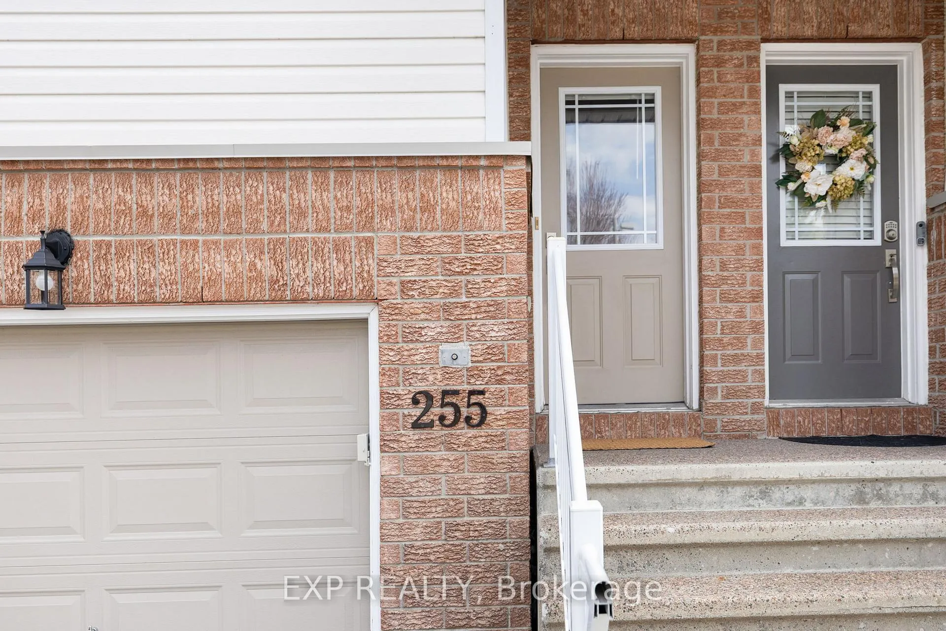 Photo 2 of 255 Gershwin Private, Ottawa, Westcliffe Estates — HOMEH