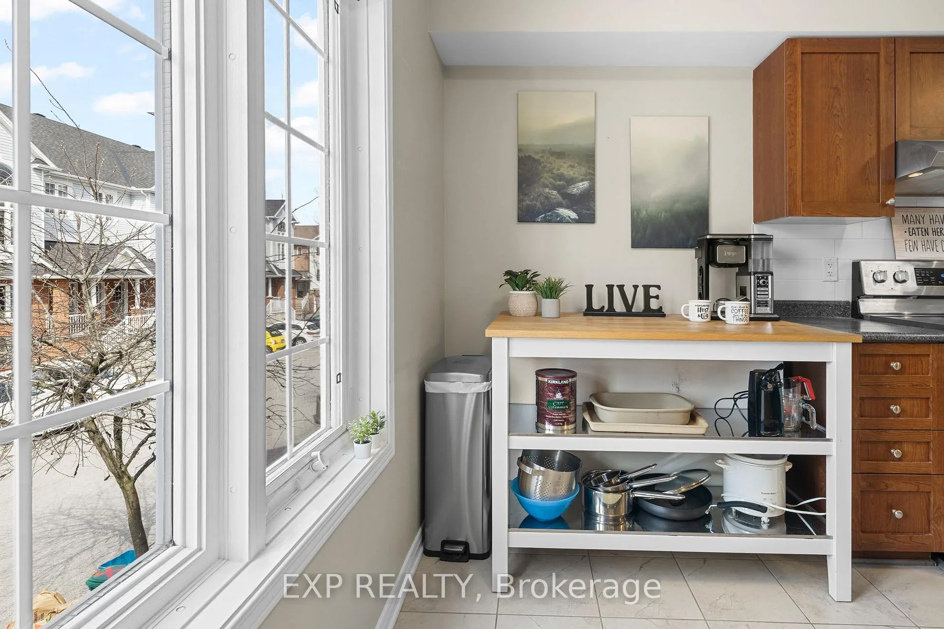 Photo 9 of 255 Gershwin Private, Ottawa, Westcliffe Estates — HOMEH