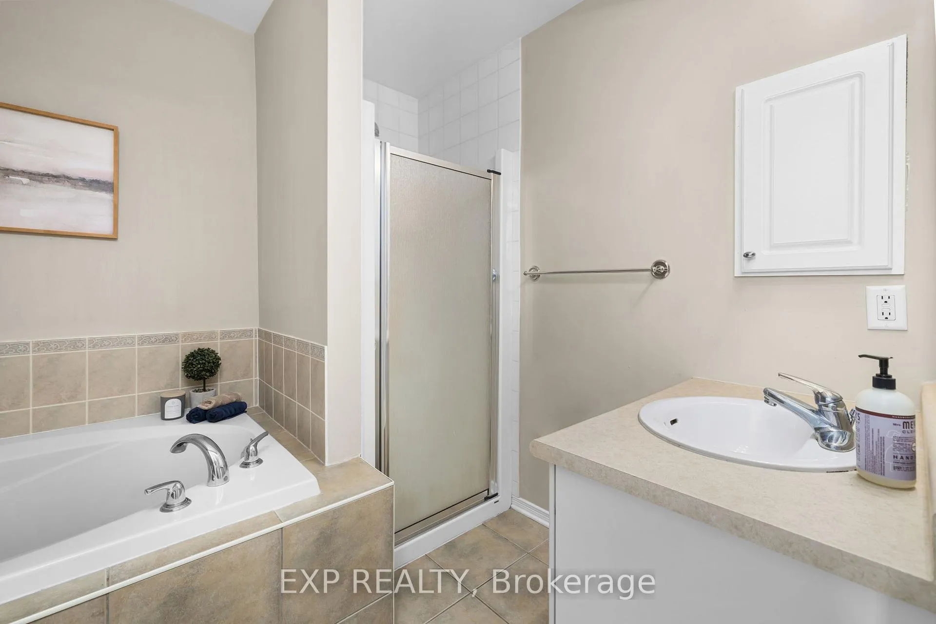 Photo 33 of 255 Gershwin Private, Ottawa, Westcliffe Estates — HOMEH