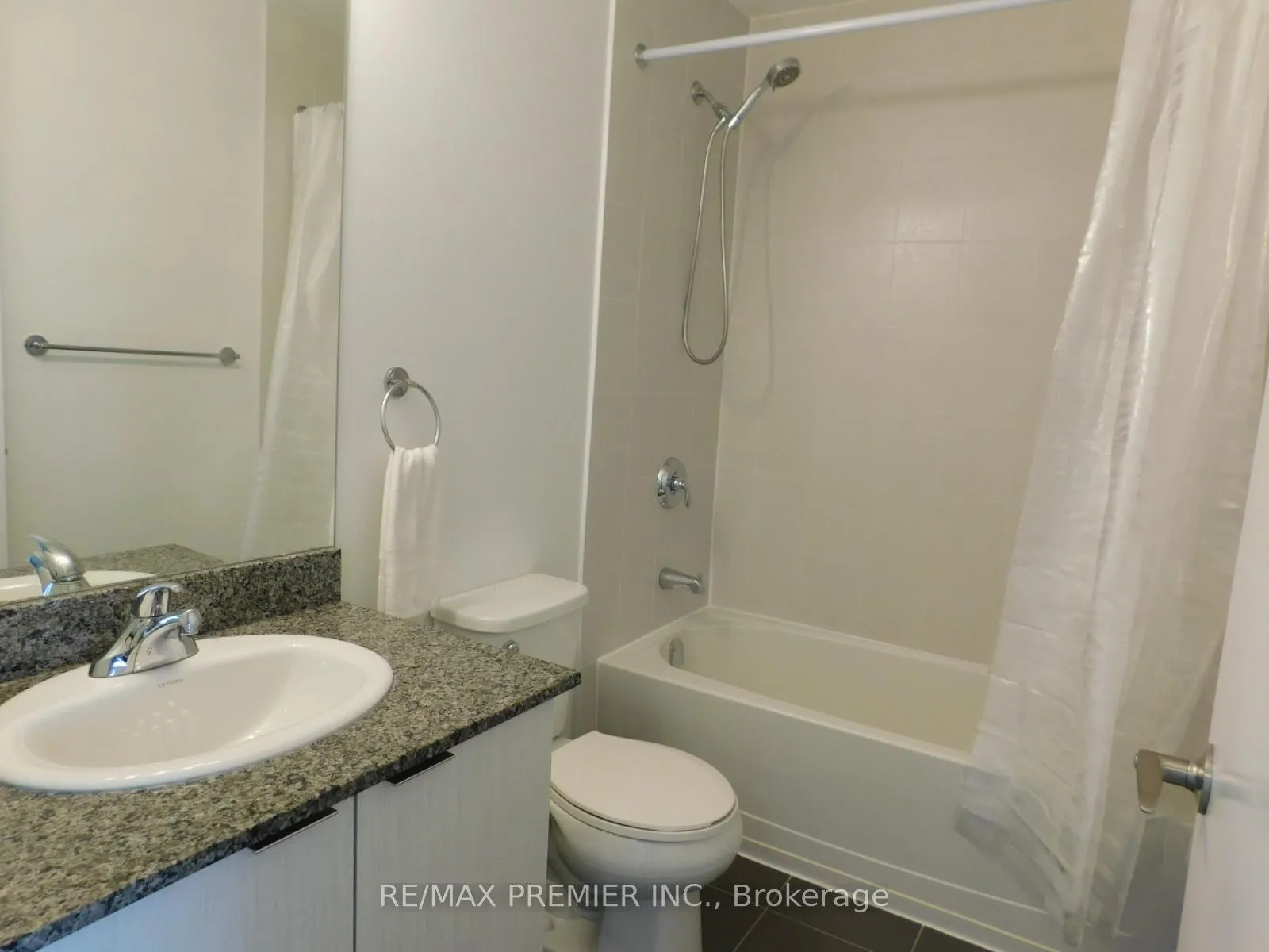 Photo 5 of Unit 407, 2910 Highway 7 W, Vaughan, Concord — HOMEH
