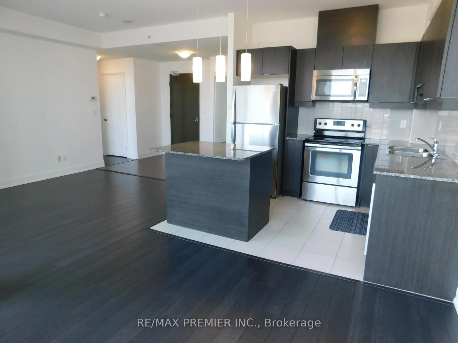 Photo 8 of Unit 407, 2910 Highway 7 W, Vaughan, Concord — HOMEH