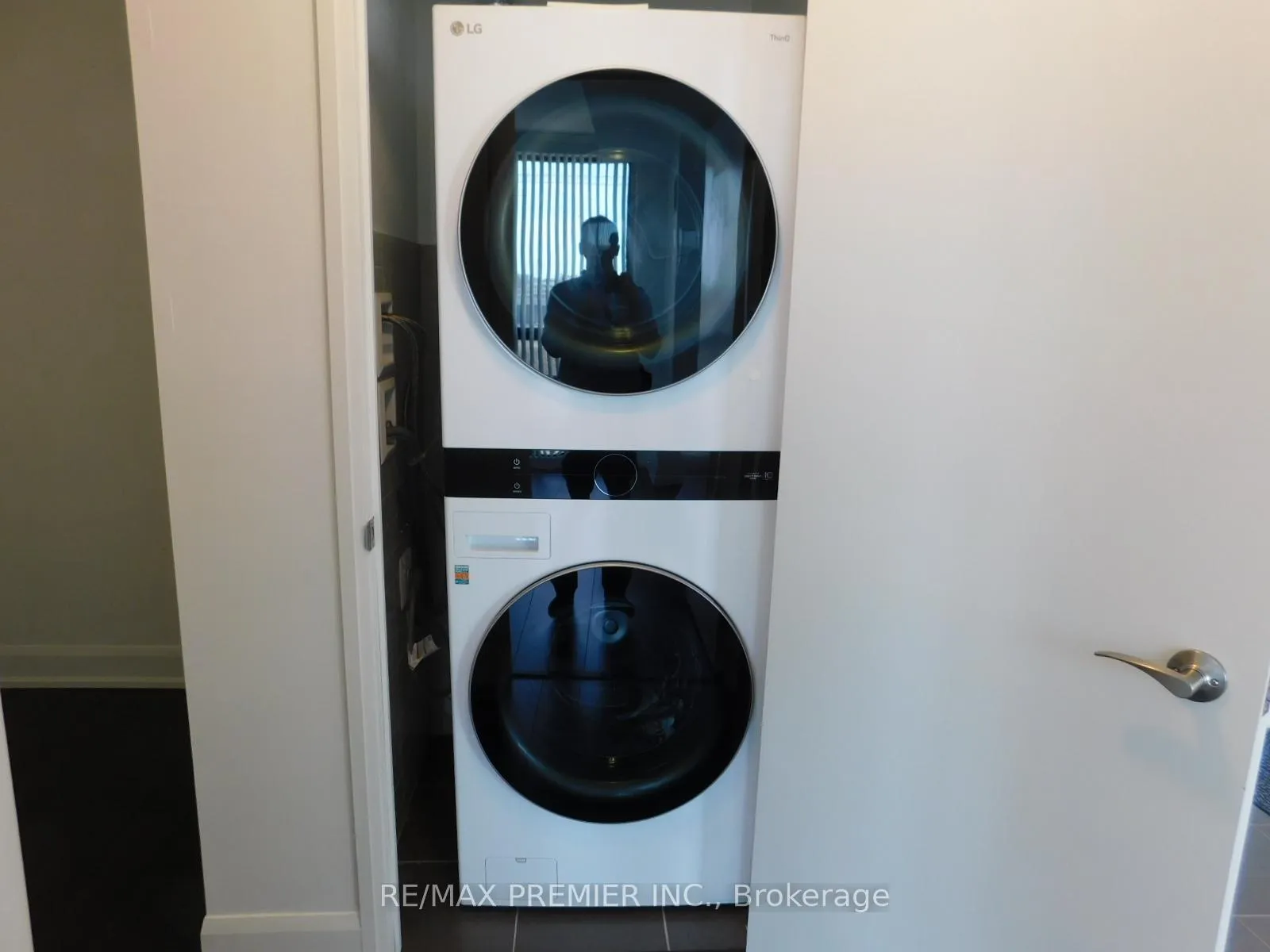 Photo 12 of Unit 407, 2910 Highway 7 W, Vaughan, Concord — HOMEH