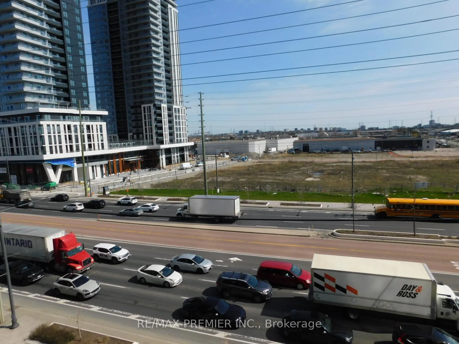 Photo 16 of Unit 407, 2910 Highway 7 W, Vaughan, Concord — HOMEH