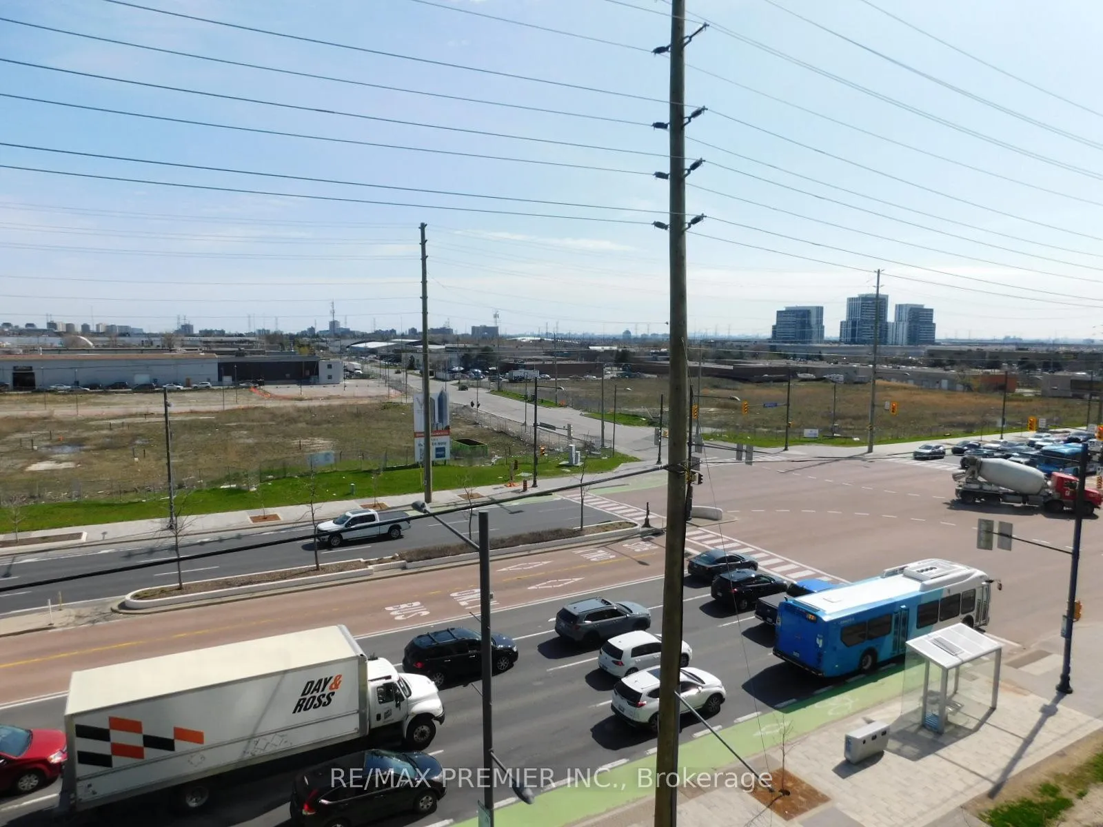 Photo 17 of Unit 407, 2910 Highway 7 W, Vaughan, Concord — HOMEH