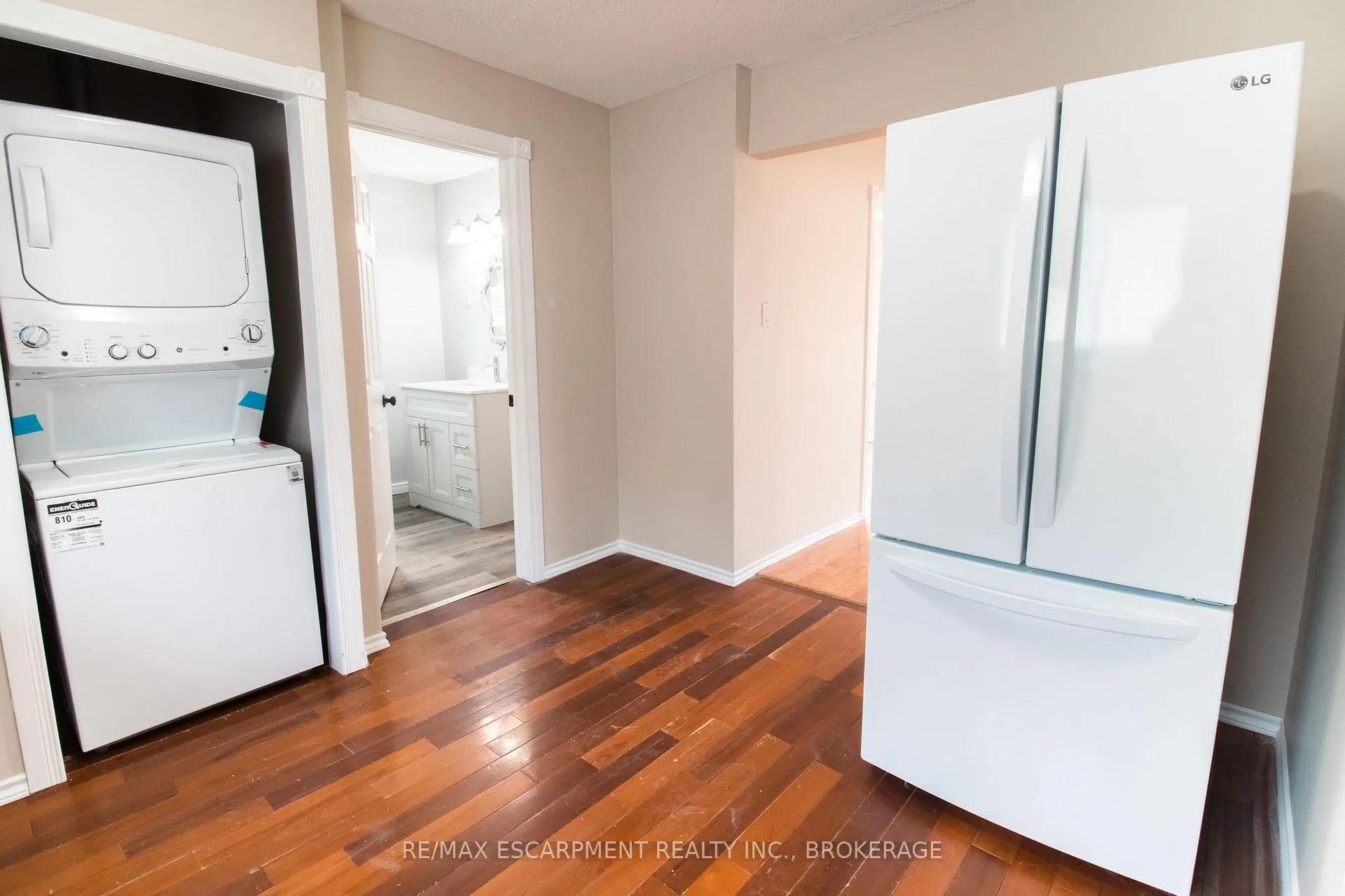 Photo 10 of Unit 1, 539 Woodlawn Road, Welland, N. Welland — HOMEH