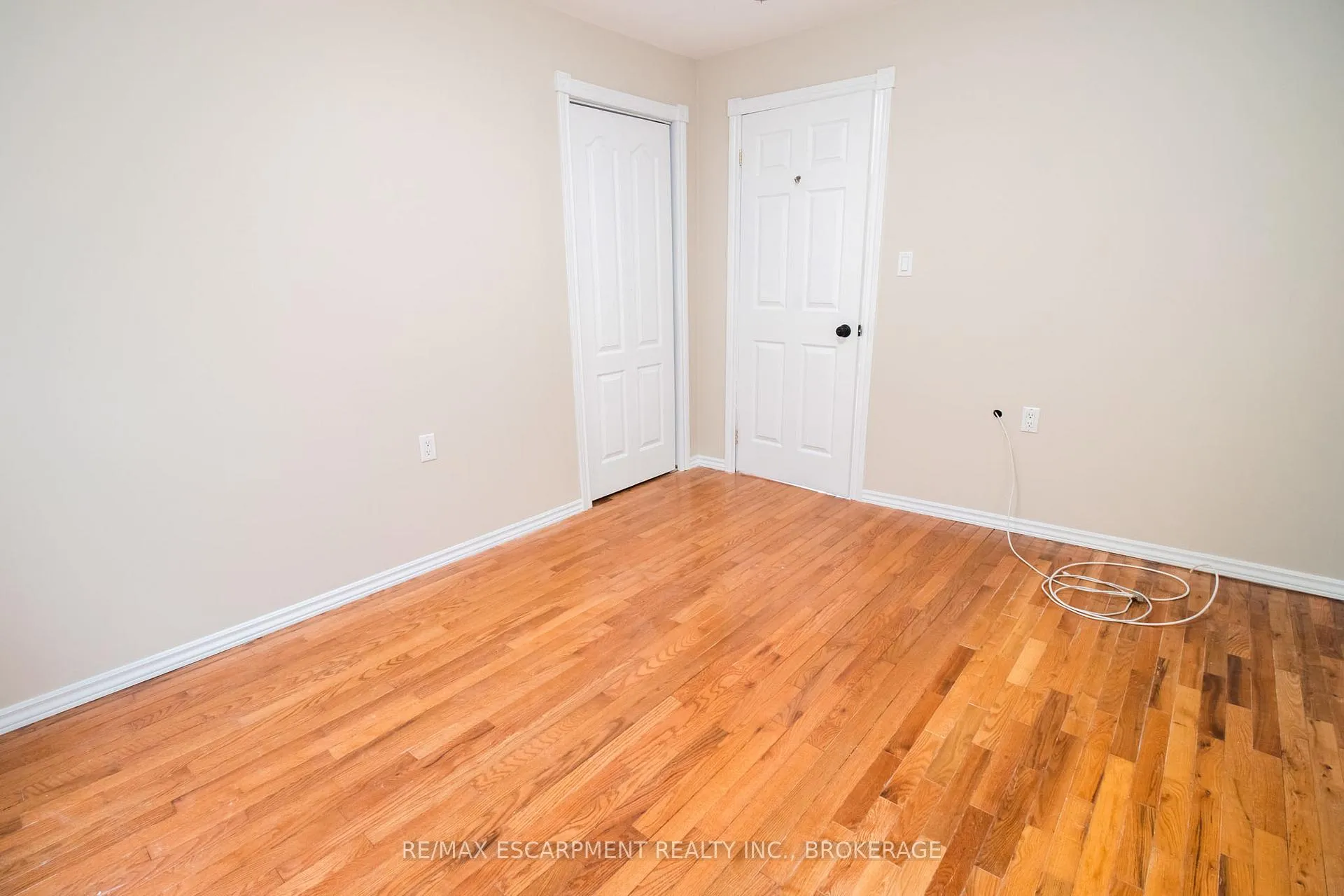 Photo 17 of Unit 1, 539 Woodlawn Road, Welland, N. Welland — HOMEH
