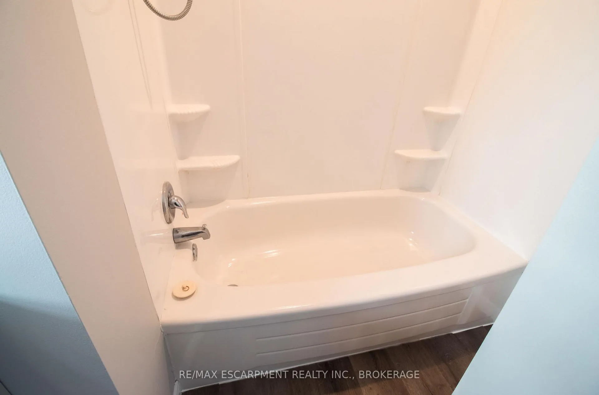 Photo 19 of Unit 1, 539 Woodlawn Road, Welland, N. Welland — HOMEH