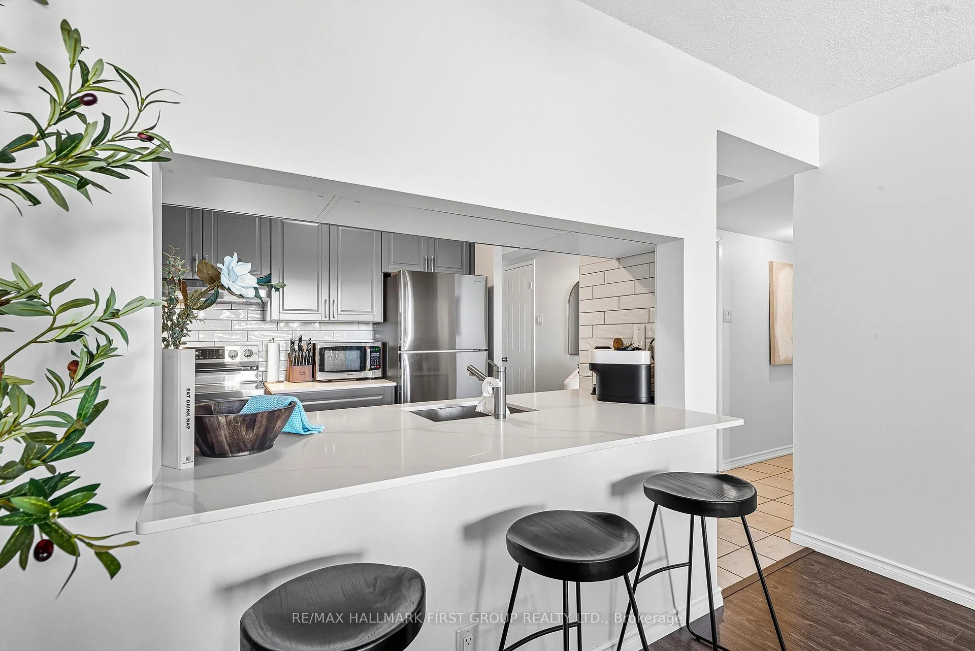 Photo 8 of Unit 610, 1665 Pickering Parkway, Pickering, Village East — HOMEH