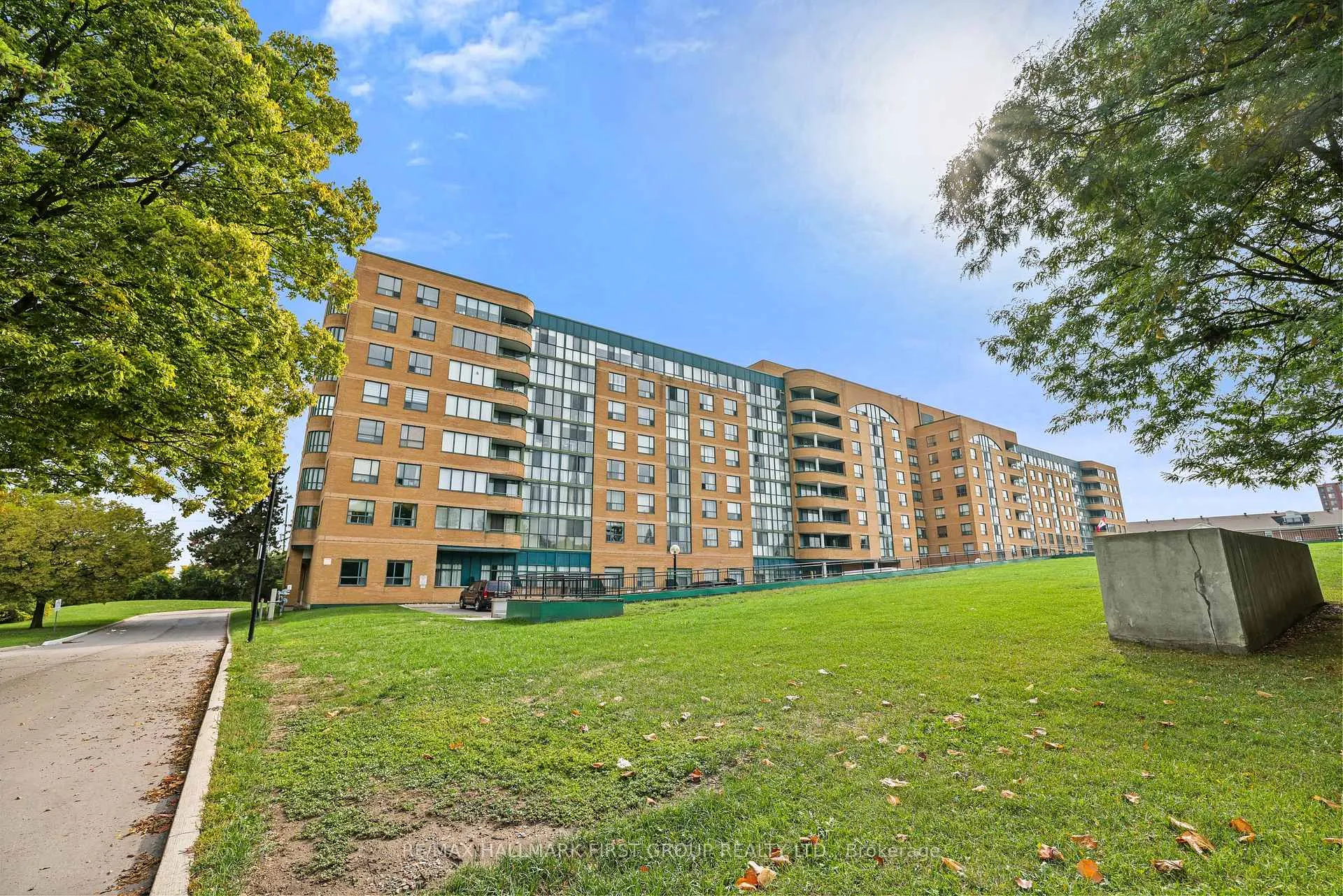 Photo 39 of Unit 610, 1665 Pickering Parkway, Pickering, Village East — HOMEH