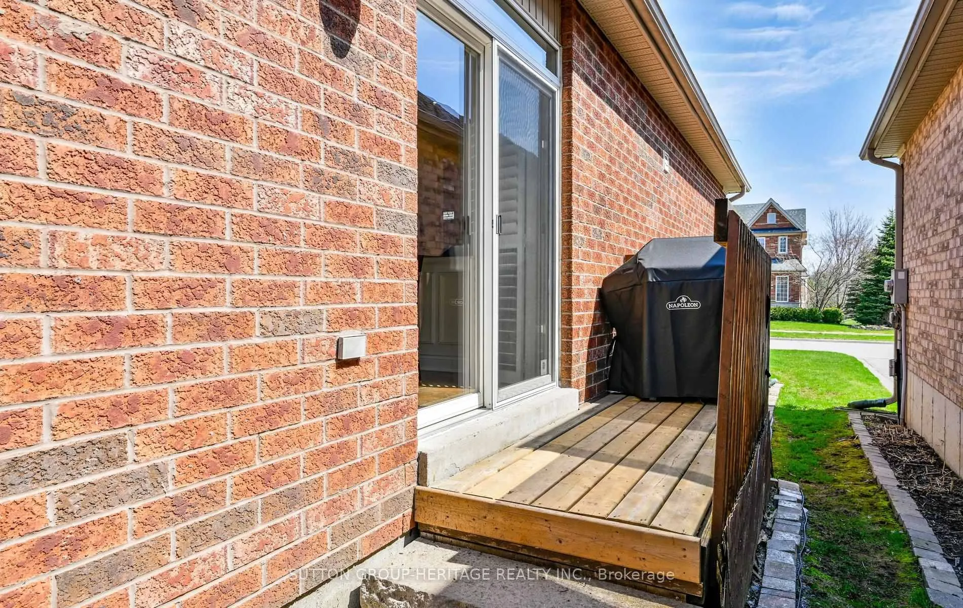 Photo 4 of 22 Ash Green Lane, Uxbridge — HOMEH