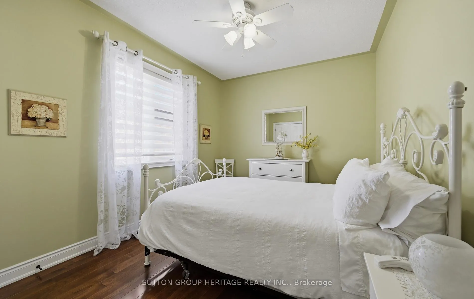 Photo 22 of 22 Ash Green Lane, Uxbridge — HOMEH