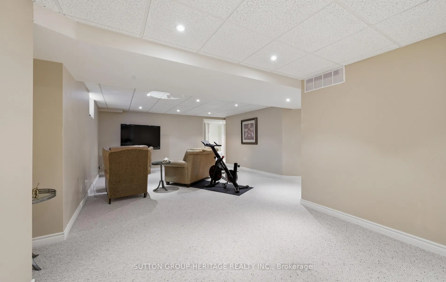 Photo 24 of 22 Ash Green Lane, Uxbridge — HOMEH