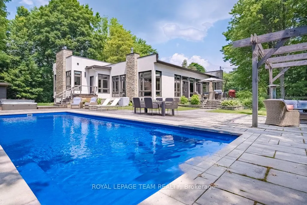 Photo 2 of 17 Kaymar Drive, Ottawa, Rothwell Heights — HOMEH
