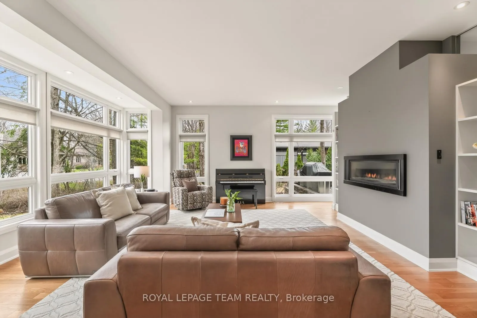 Photo 3 of 17 Kaymar Drive, Ottawa, Rothwell Heights — HOMEH