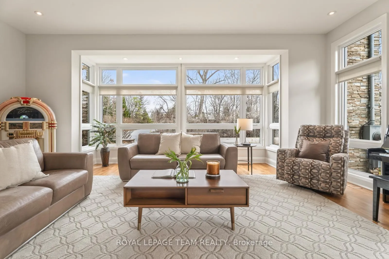 Photo 5 of 17 Kaymar Drive, Ottawa, Rothwell Heights — HOMEH