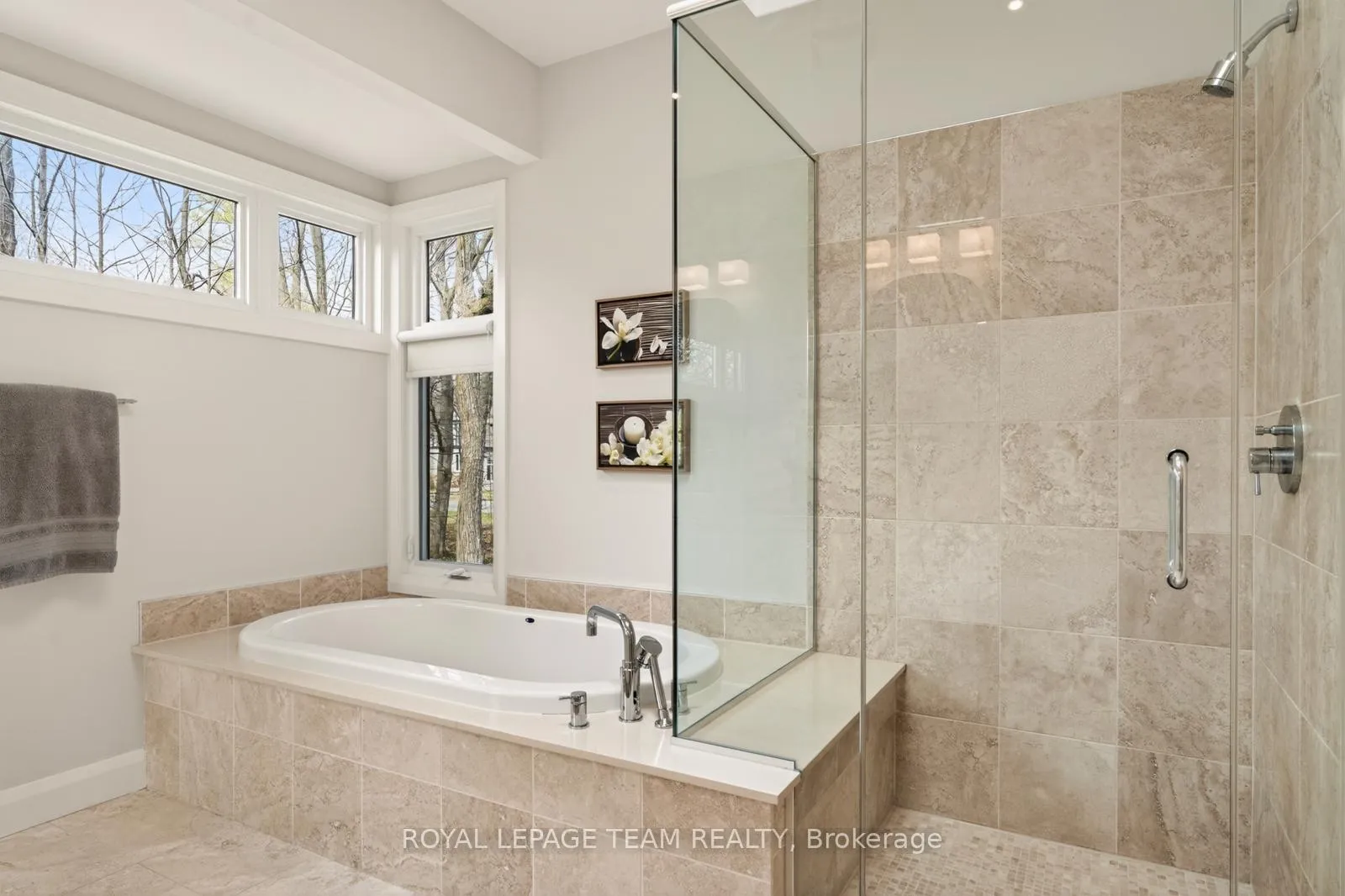 Photo 32 of 17 Kaymar Drive, Ottawa, Rothwell Heights — HOMEH