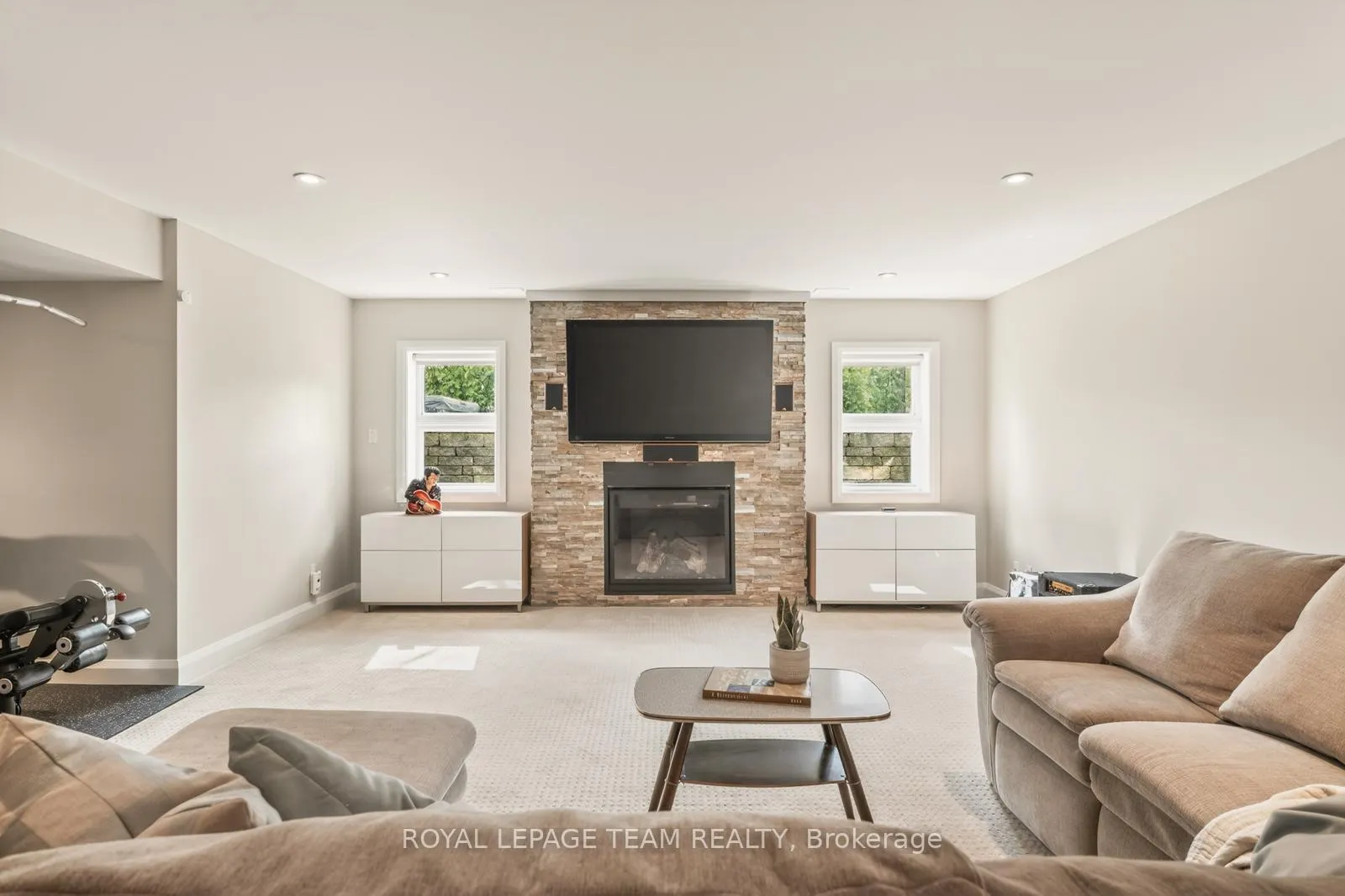 Photo 37 of 17 Kaymar Drive, Ottawa, Rothwell Heights — HOMEH