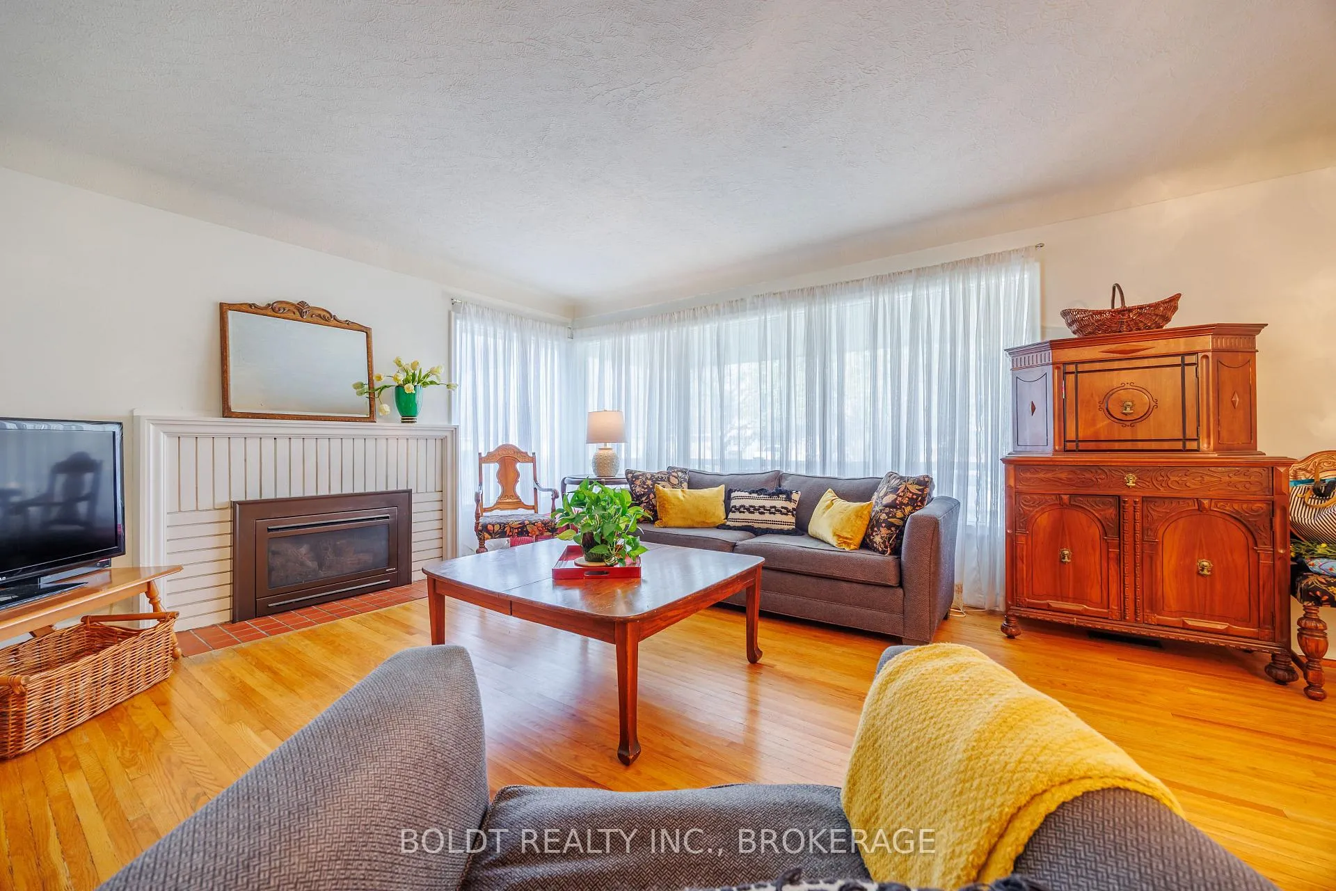 Photo 5 of 6 Mountainview Drive, St. Catharines, Glendale/Glenridge — HOMEH