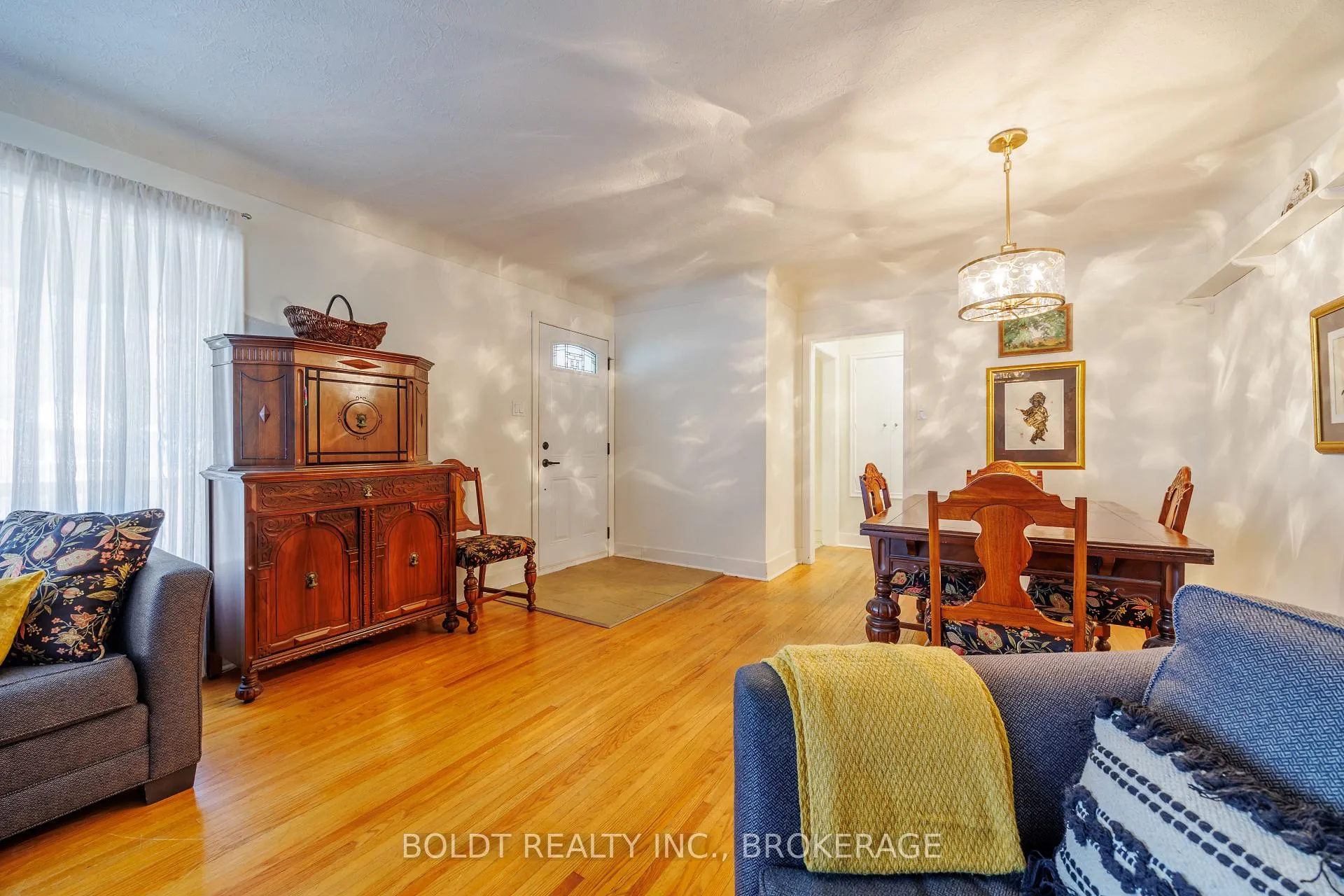 Photo 6 of 6 Mountainview Drive, St. Catharines, Glendale/Glenridge — HOMEH