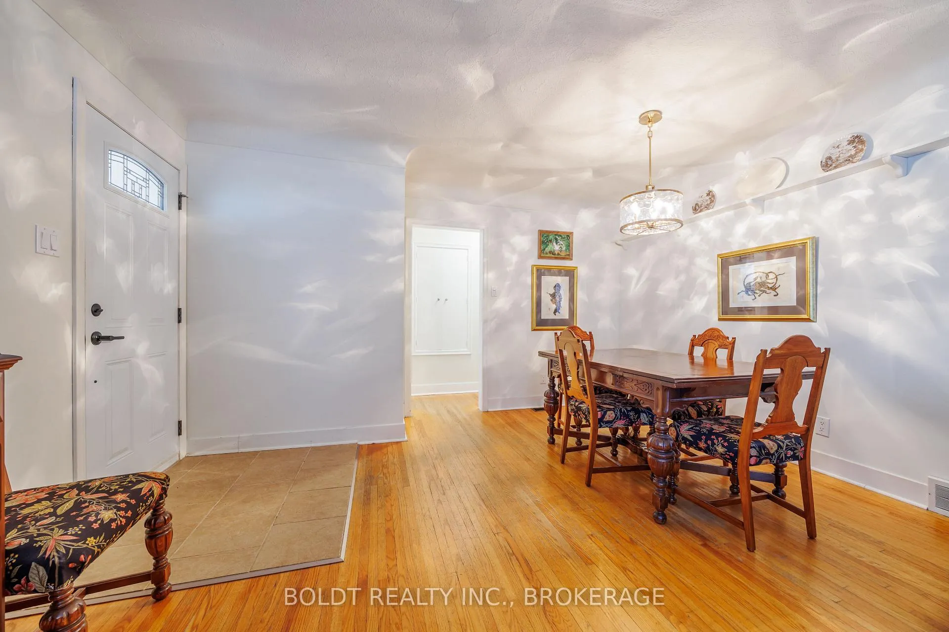 Photo 7 of 6 Mountainview Drive, St. Catharines, Glendale/Glenridge — HOMEH