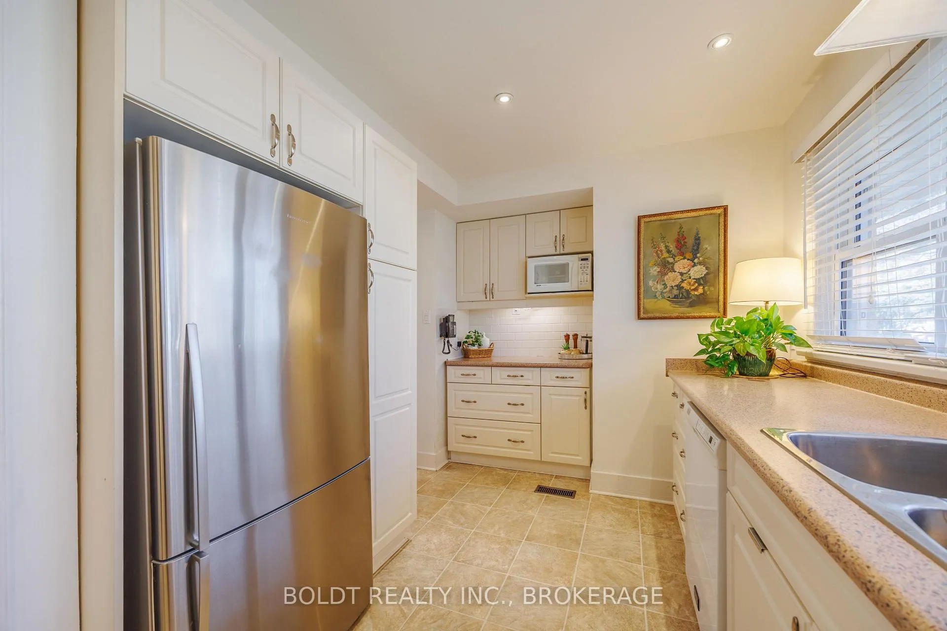 Photo 9 of 6 Mountainview Drive, St. Catharines, Glendale/Glenridge — HOMEH