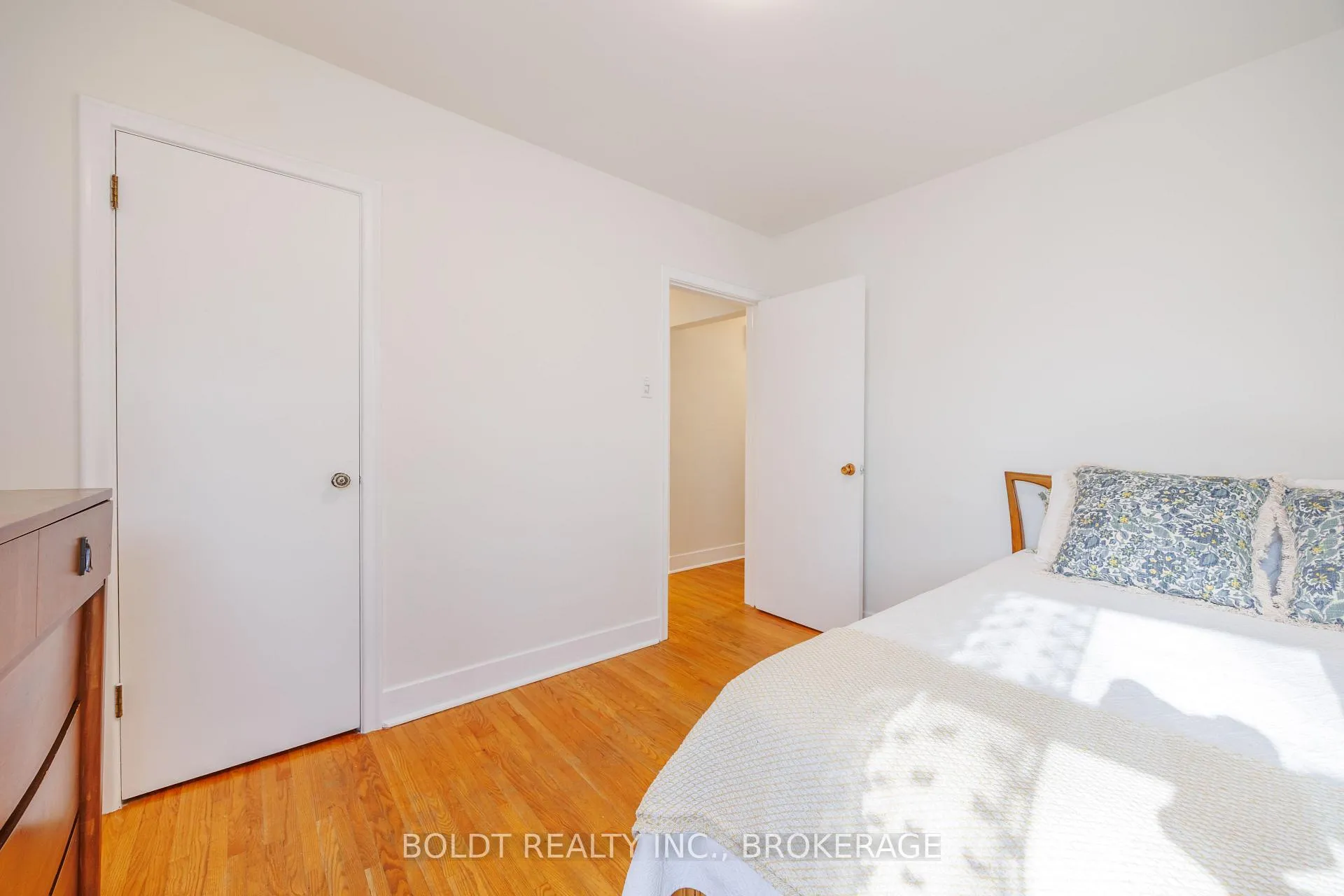 Photo 18 of 6 Mountainview Drive, St. Catharines, Glendale/Glenridge — HOMEH