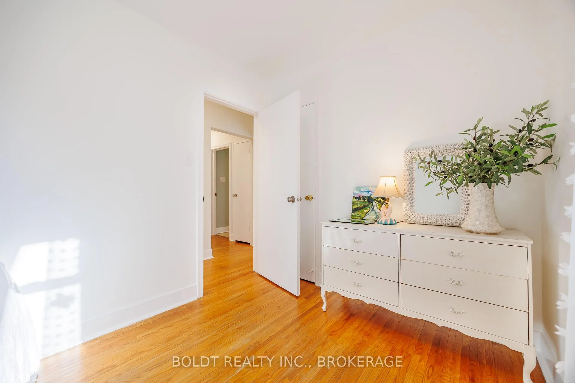 Photo 20 of 6 Mountainview Drive, St. Catharines, Glendale/Glenridge — HOMEH
