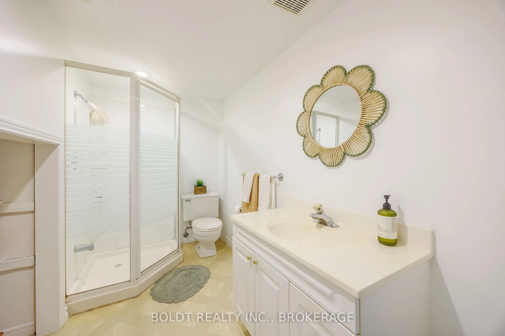Photo 28 of 6 Mountainview Drive, St. Catharines, Glendale/Glenridge — HOMEH