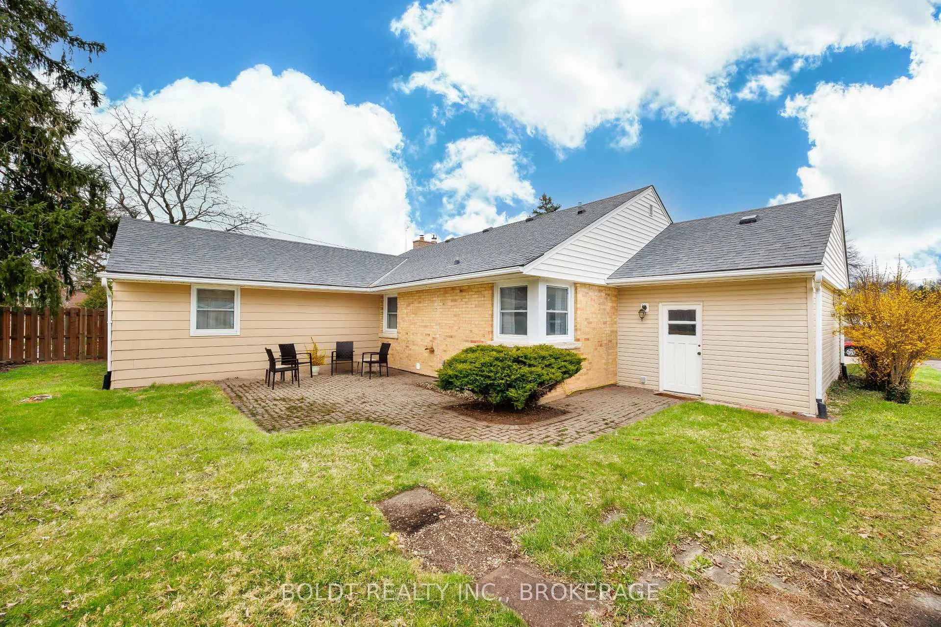 Photo 31 of 6 Mountainview Drive, St. Catharines, Glendale/Glenridge — HOMEH