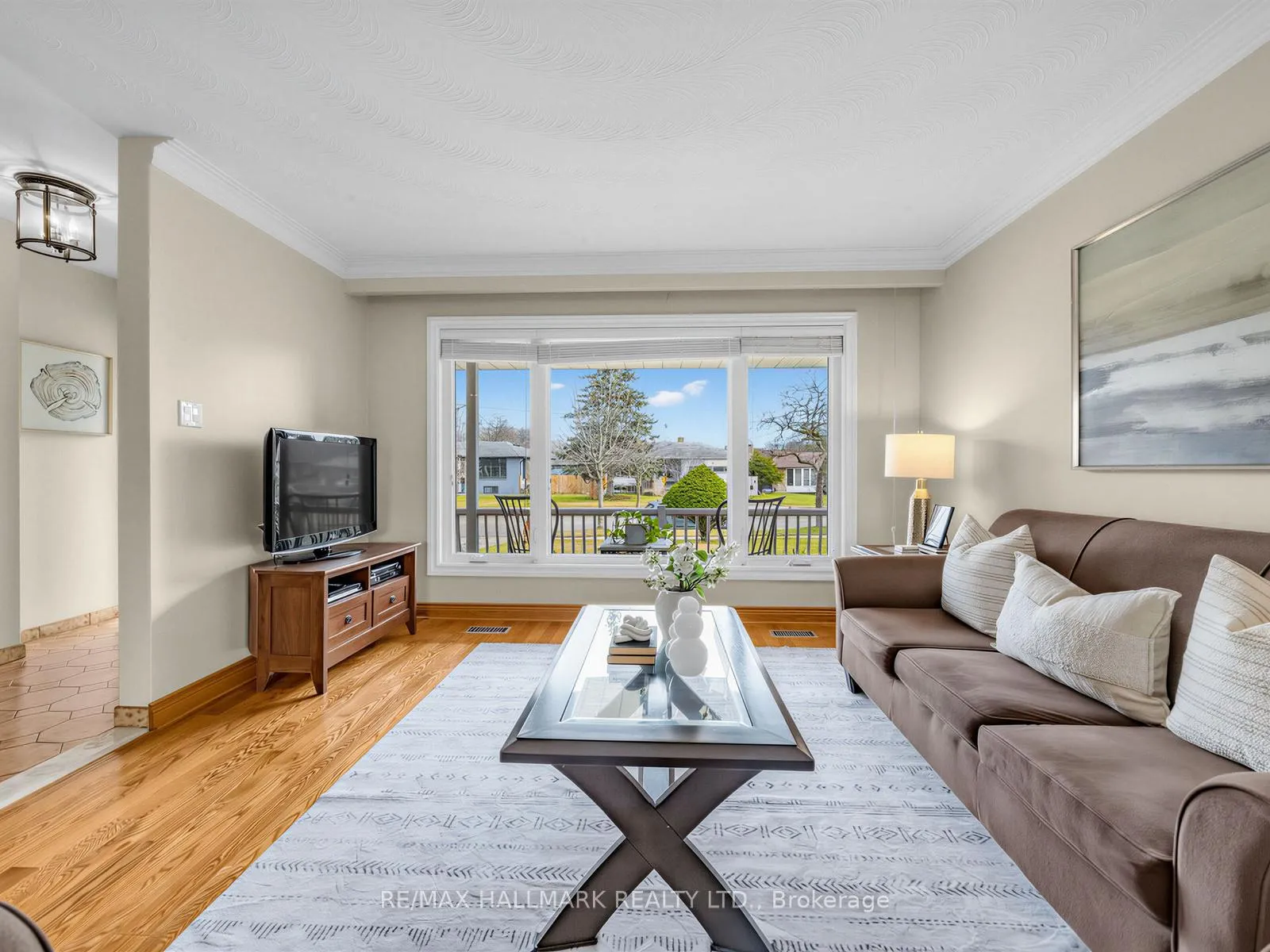 Photo 5 of 1649 Carletta Drive, Mississauga, Lakeview — HOMEH
