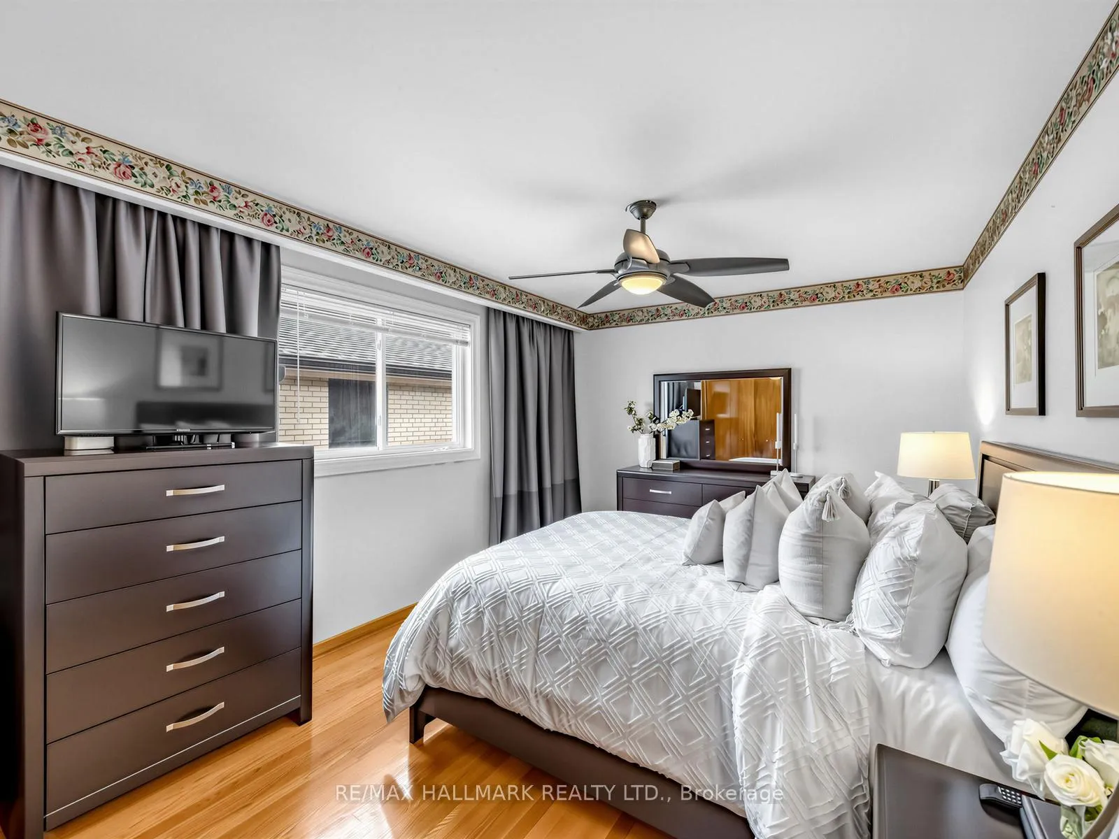 Photo 14 of 1649 Carletta Drive, Mississauga, Lakeview — HOMEH