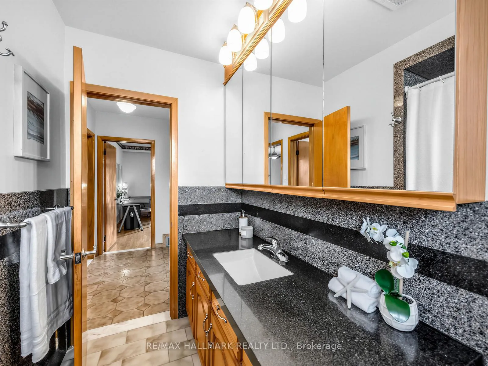 Photo 15 of 1649 Carletta Drive, Mississauga, Lakeview — HOMEH