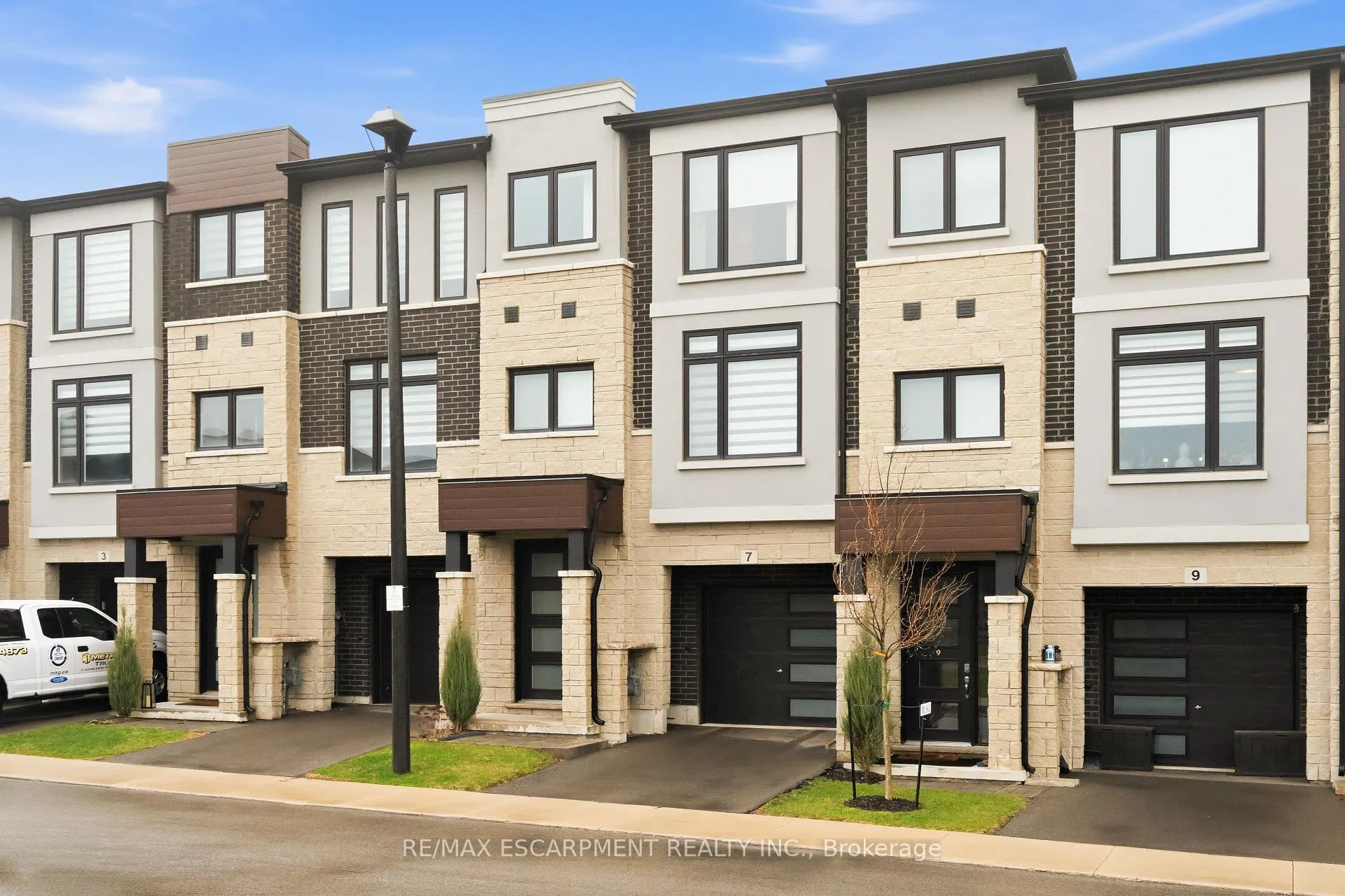 Photo 1 of 7 Cadwell Lane, Hamilton, Mountview — HOMEH