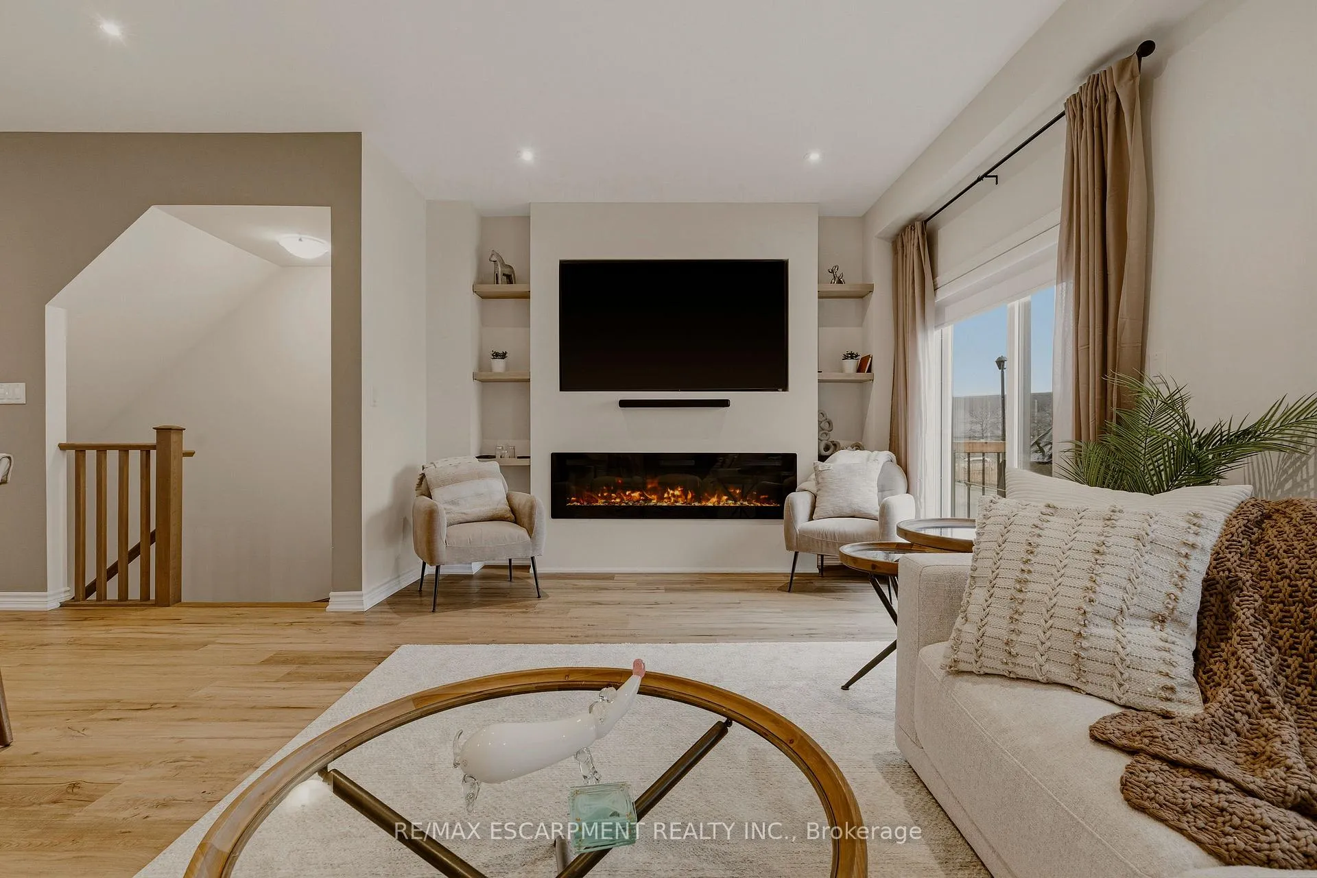 Photo 12 of 7 Cadwell Lane, Hamilton, Mountview — HOMEH