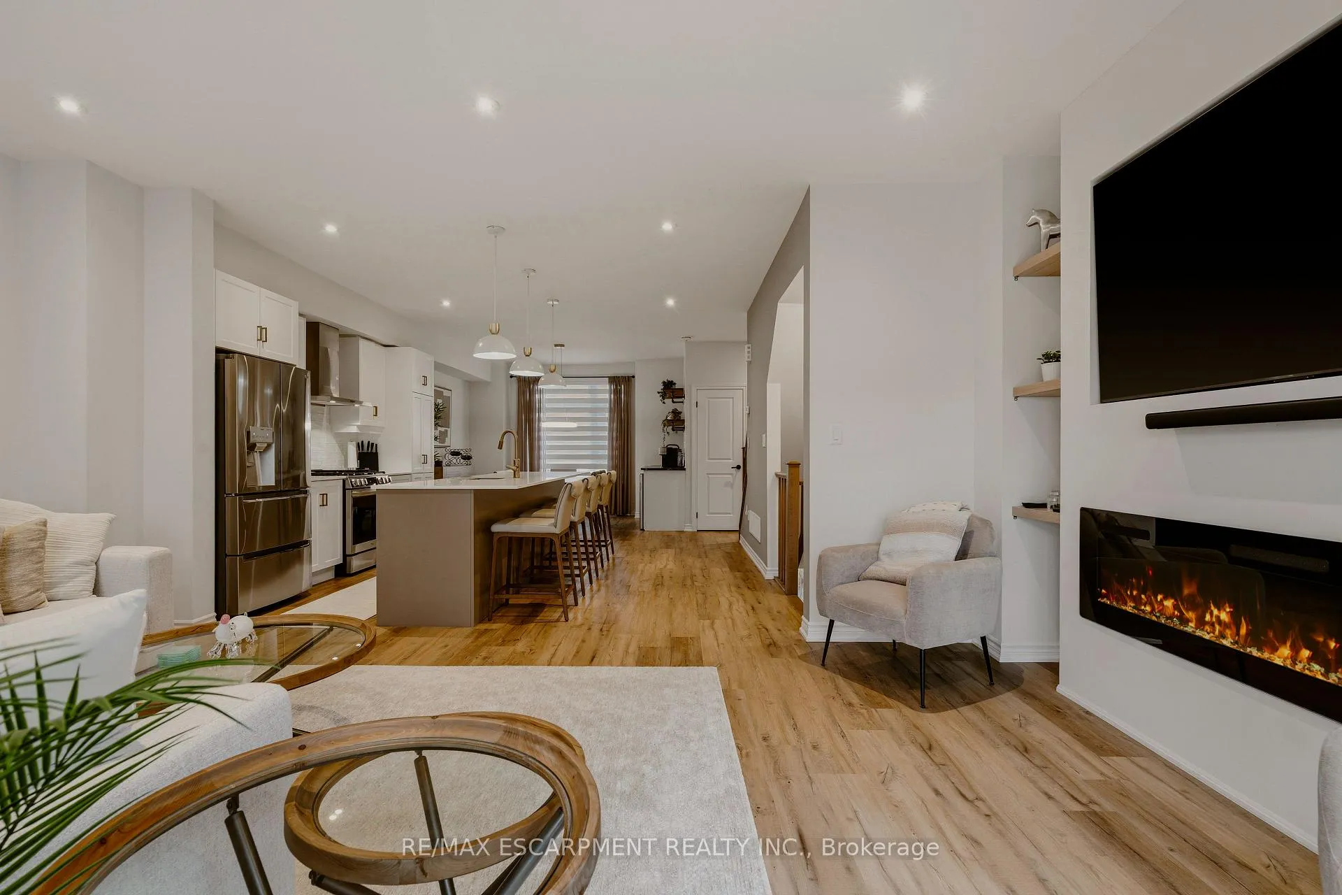 Photo 15 of 7 Cadwell Lane, Hamilton, Mountview — HOMEH