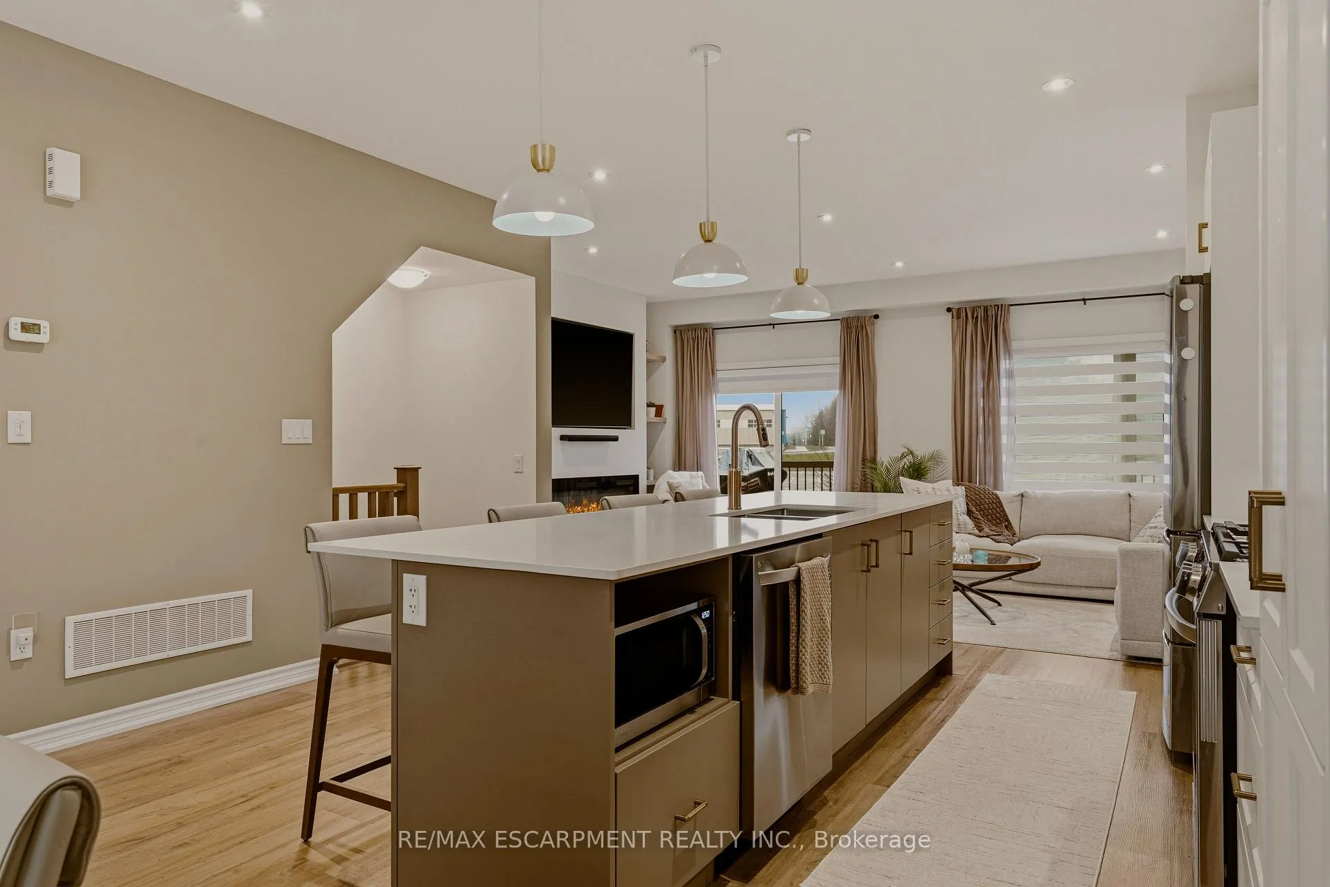 Photo 20 of 7 Cadwell Lane, Hamilton, Mountview — HOMEH