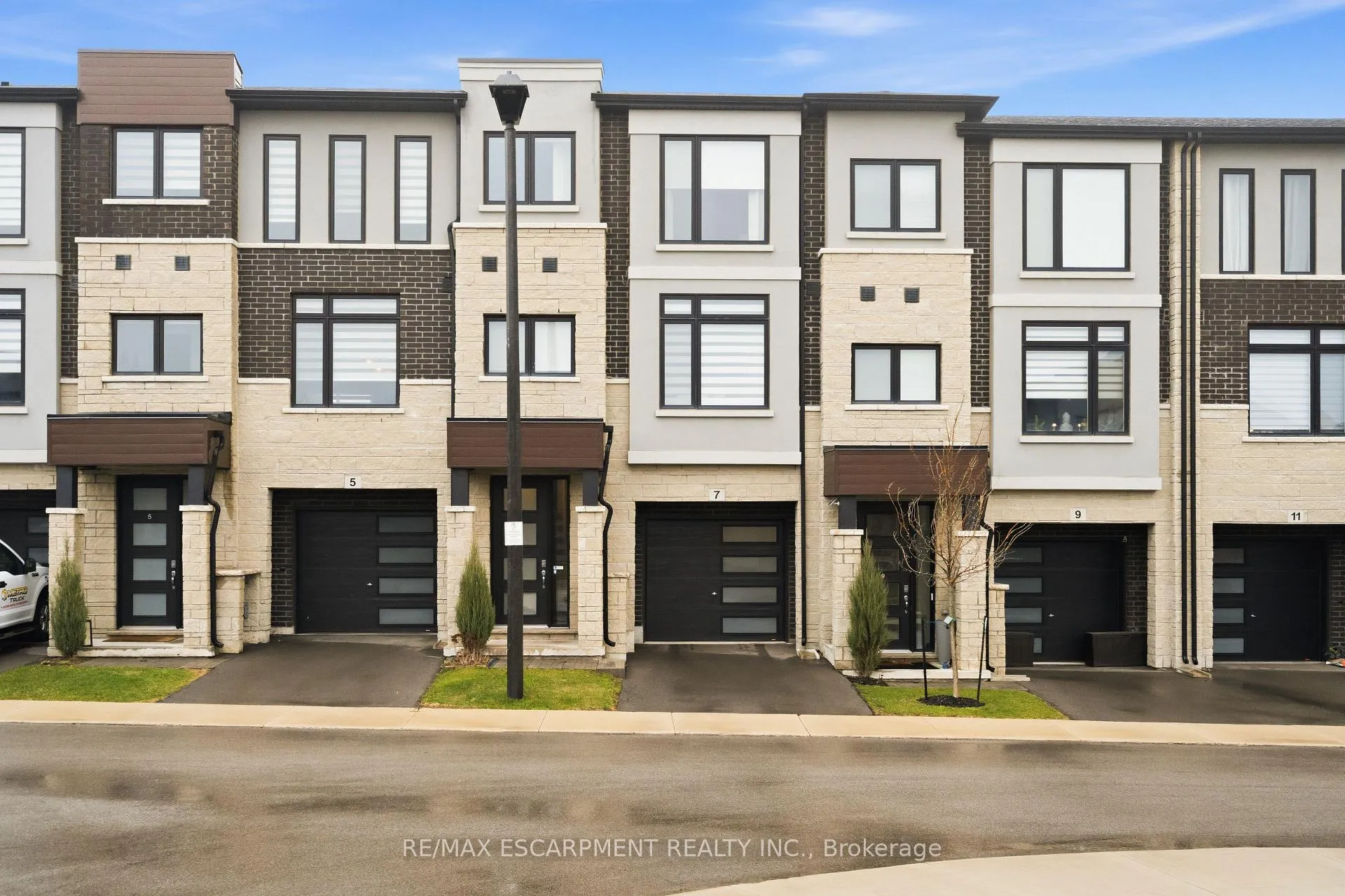 Photo 45 of 7 Cadwell Lane, Hamilton, Mountview — HOMEH