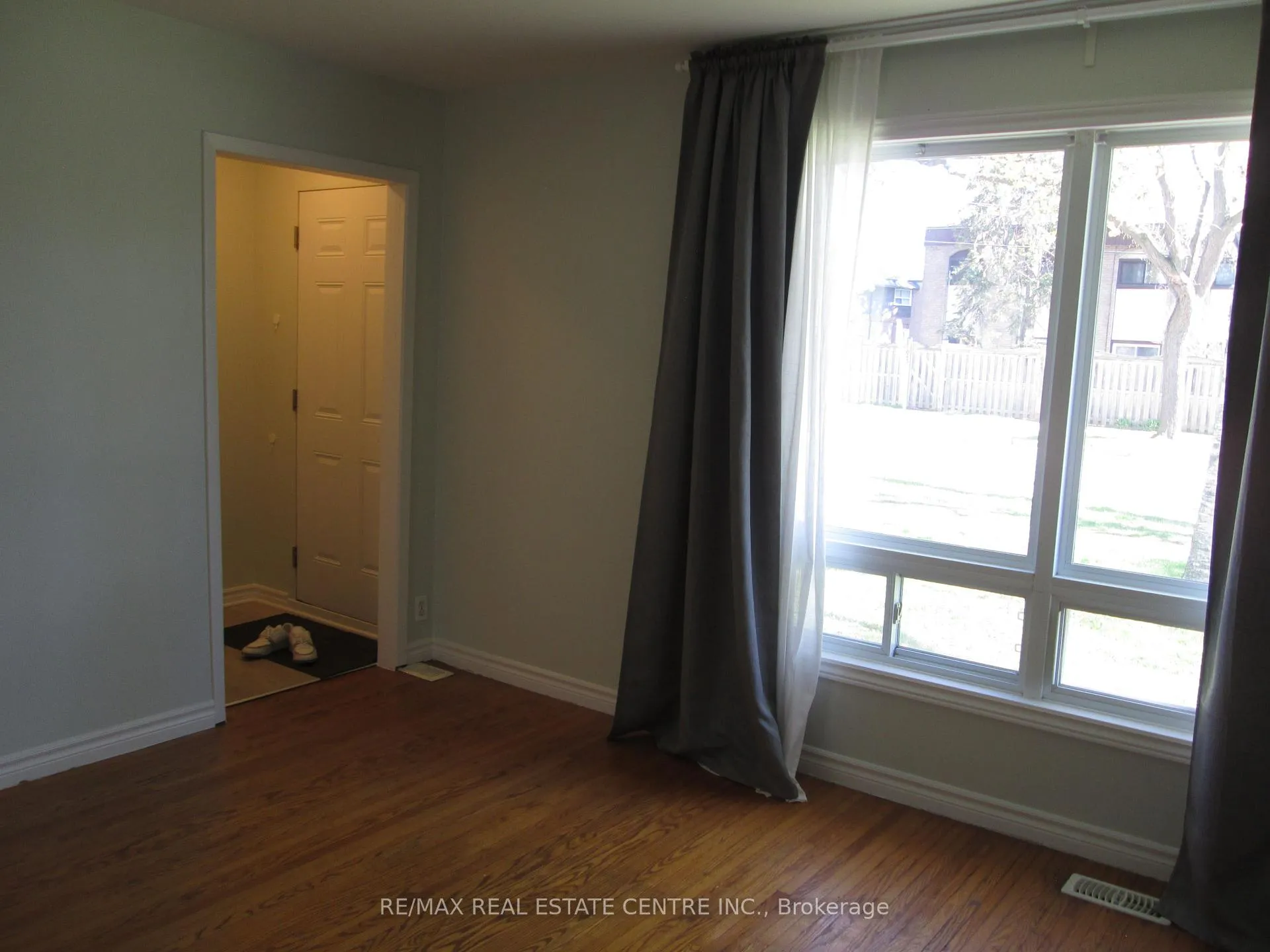 Photo 7 of 648 Francis Road, Burlington, LaSalle — HOMEH