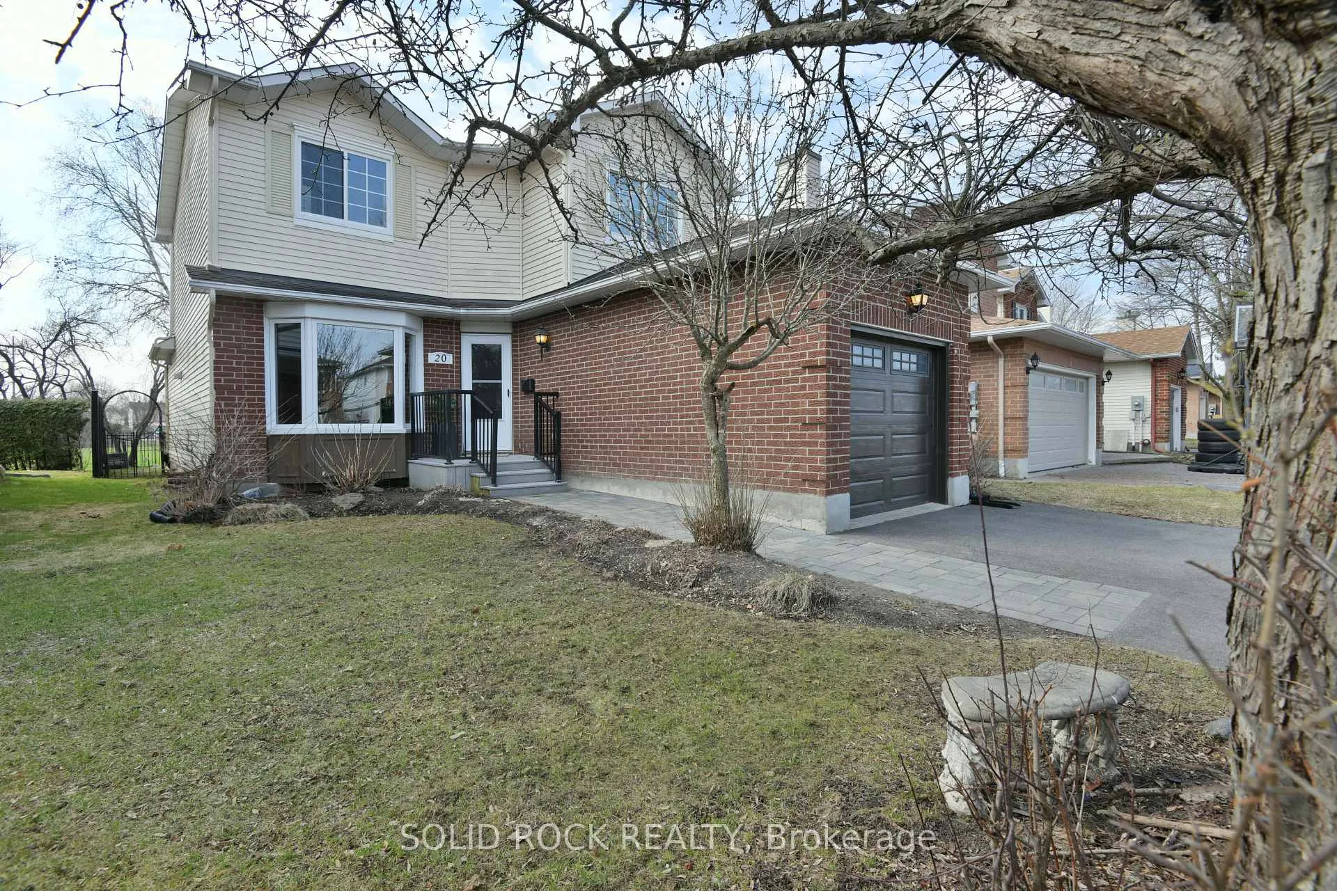 Photo 2 of 20 Shetland Way, Ottawa, Kanata - Bridlewood — HOMEH