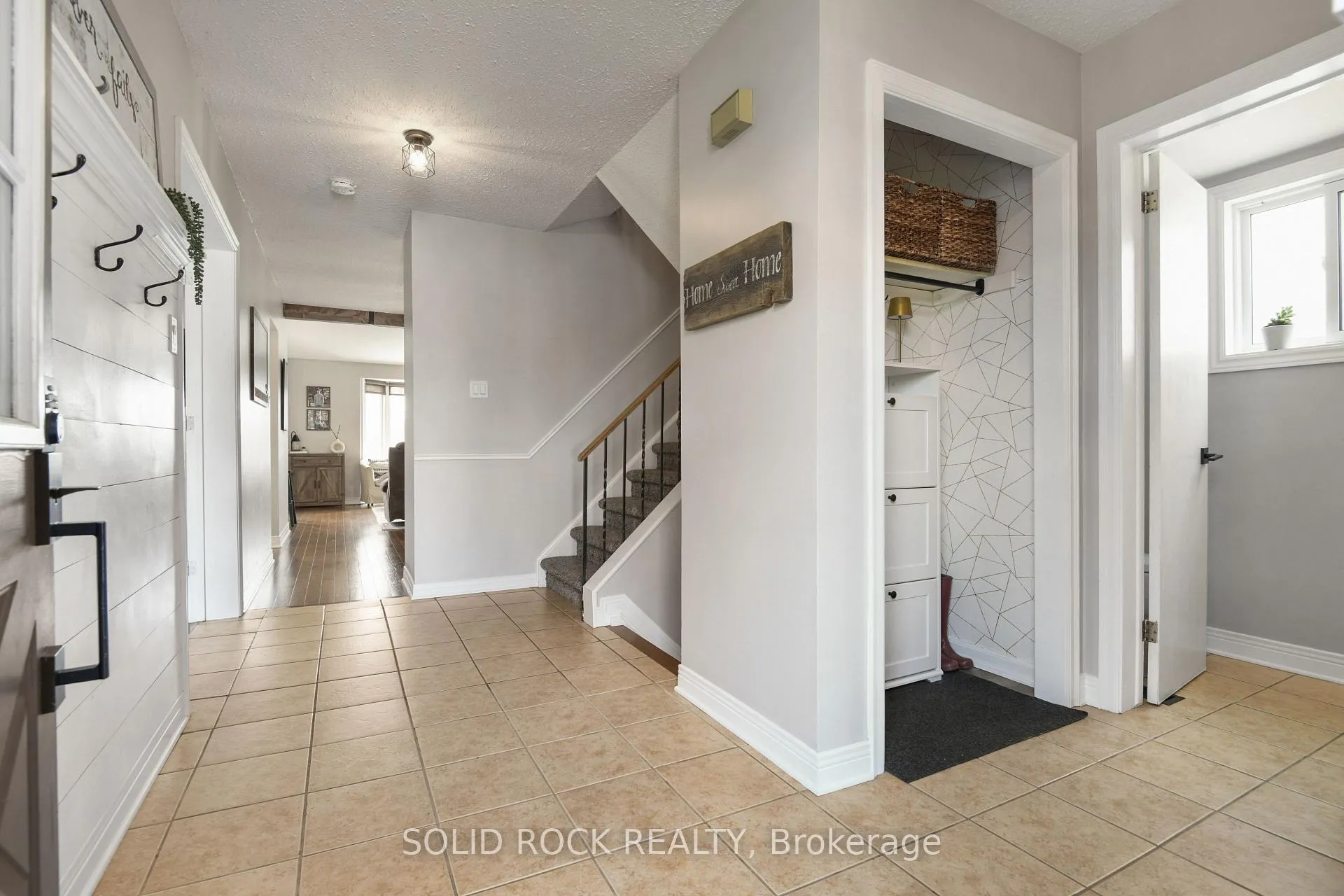 Photo 5 of 20 Shetland Way, Ottawa, Kanata - Bridlewood — HOMEH